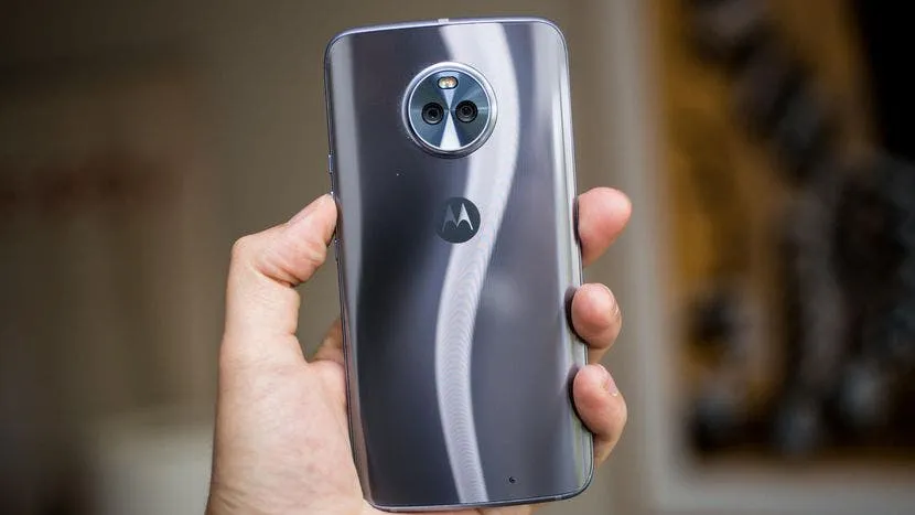moto x4 8
