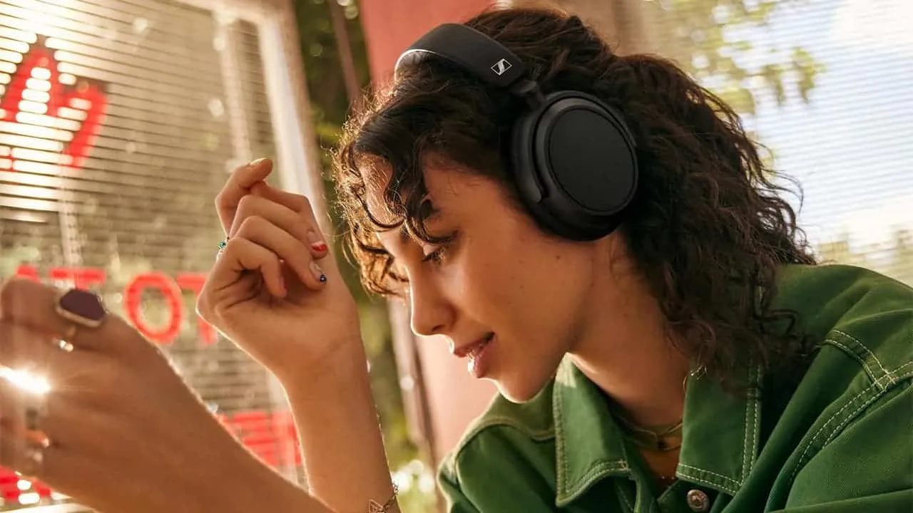 sennheiser accentum plus vs sennheiser accentum