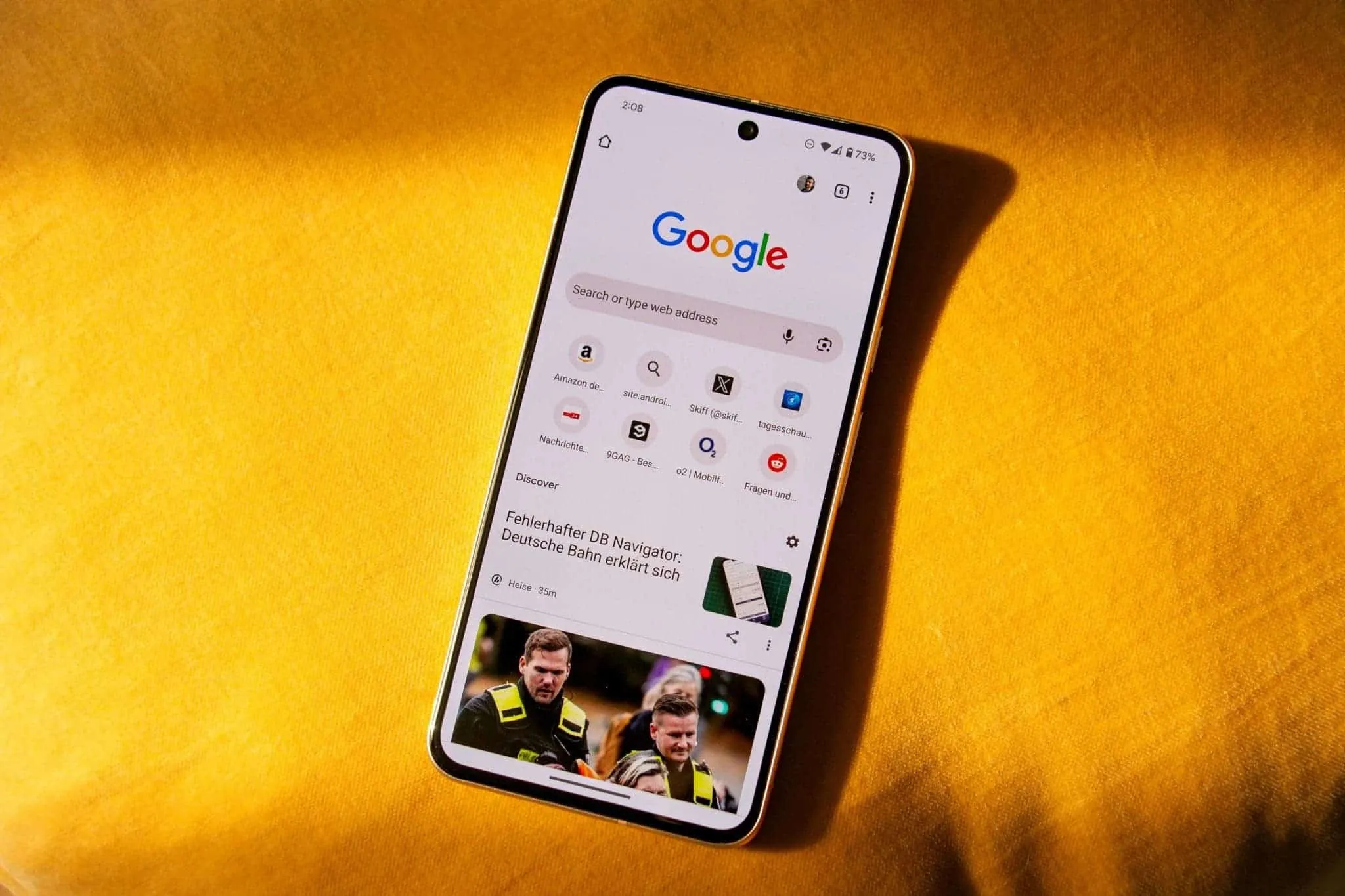 google pixel 8 google chrome her
