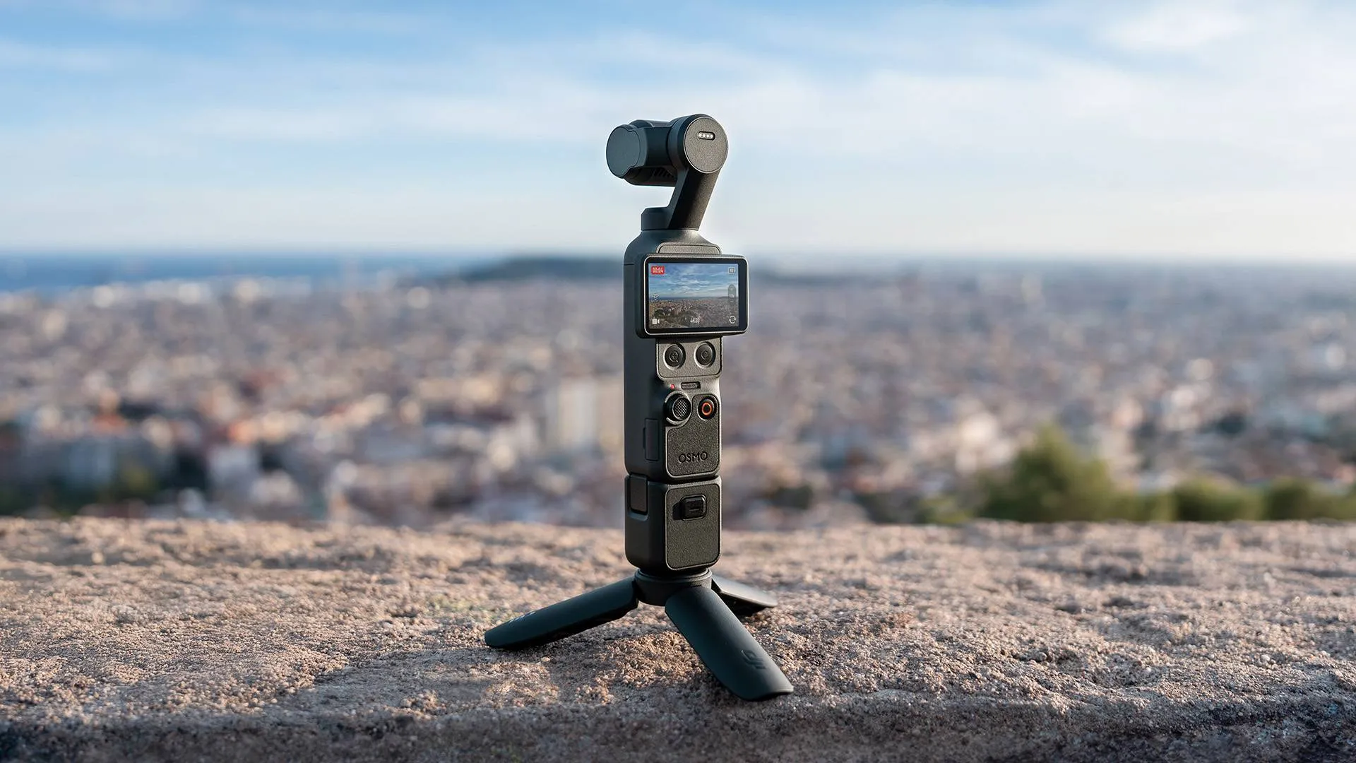 Osmo-Pocket-4_Urban-Vlog_Mini-Tripod_01