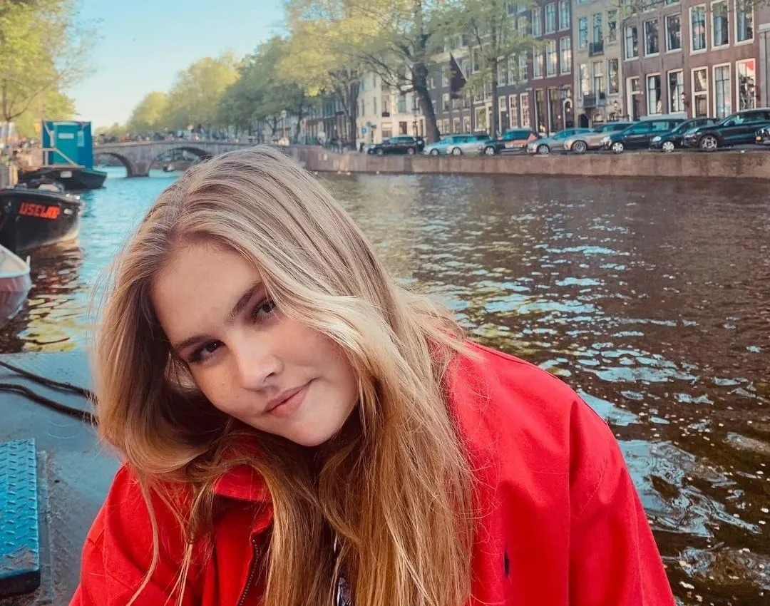 'Ariane en Alexia sluiten geheim verbond met prinses Amalia'