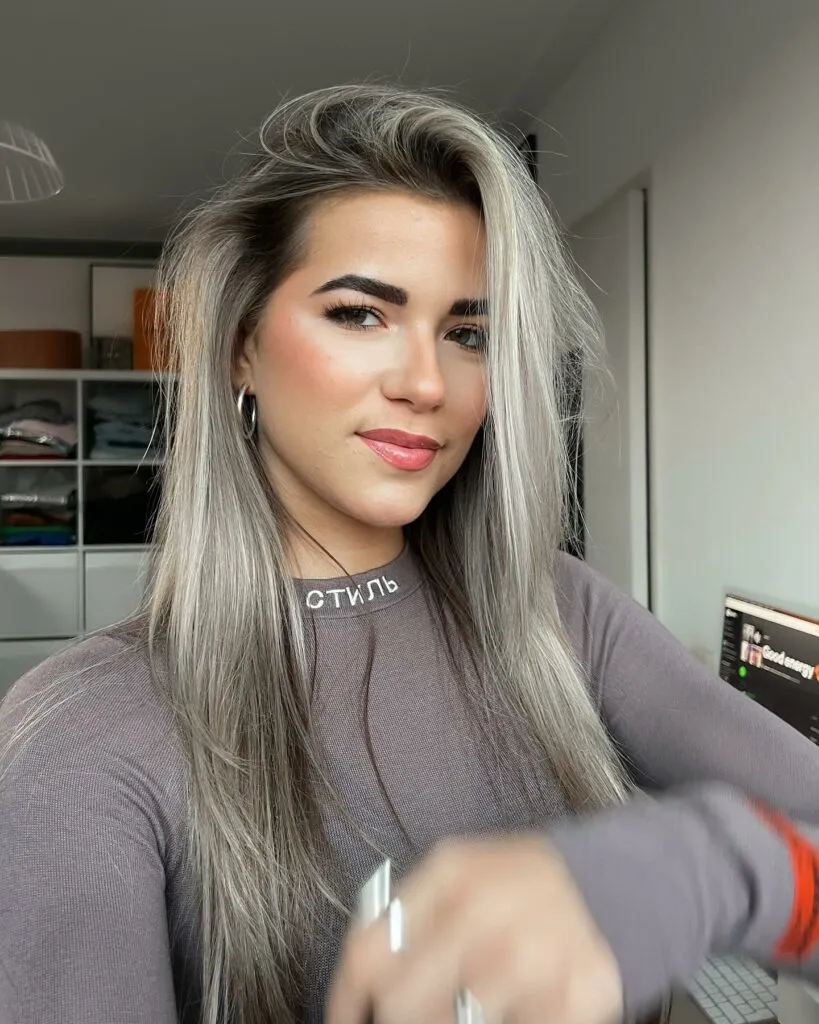 Jade Anna showt haar gespierde lijf  nu ze weer vrijgezel is