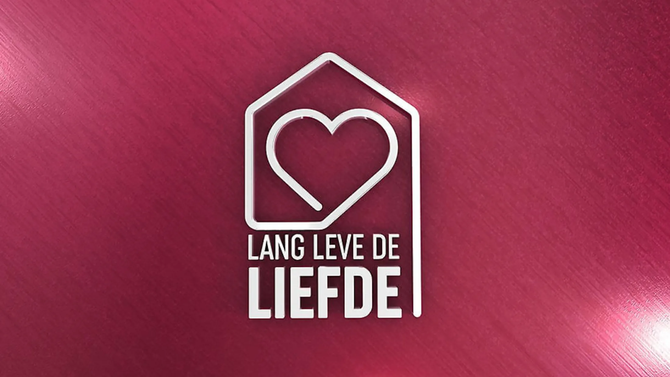 Koppel gaat skinnydippen in Lang Leve de Liefde