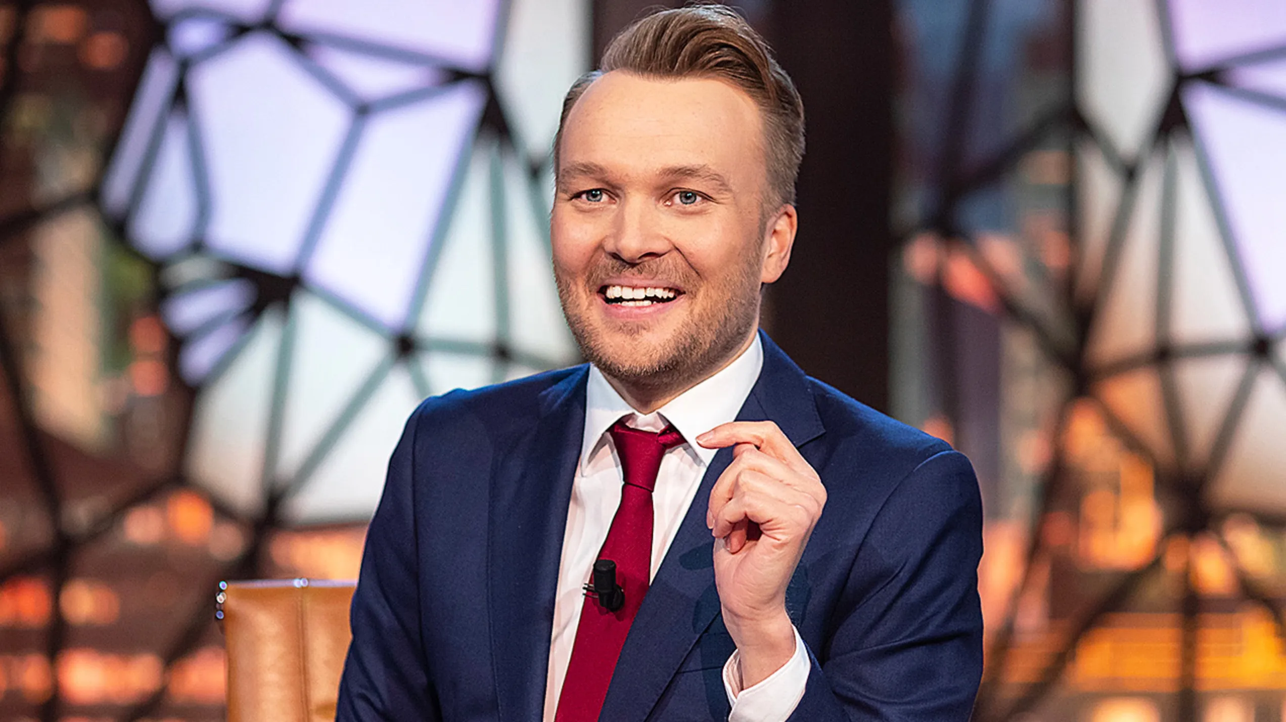 Arjen Lubach maakt Eloise helemaal af op televisie