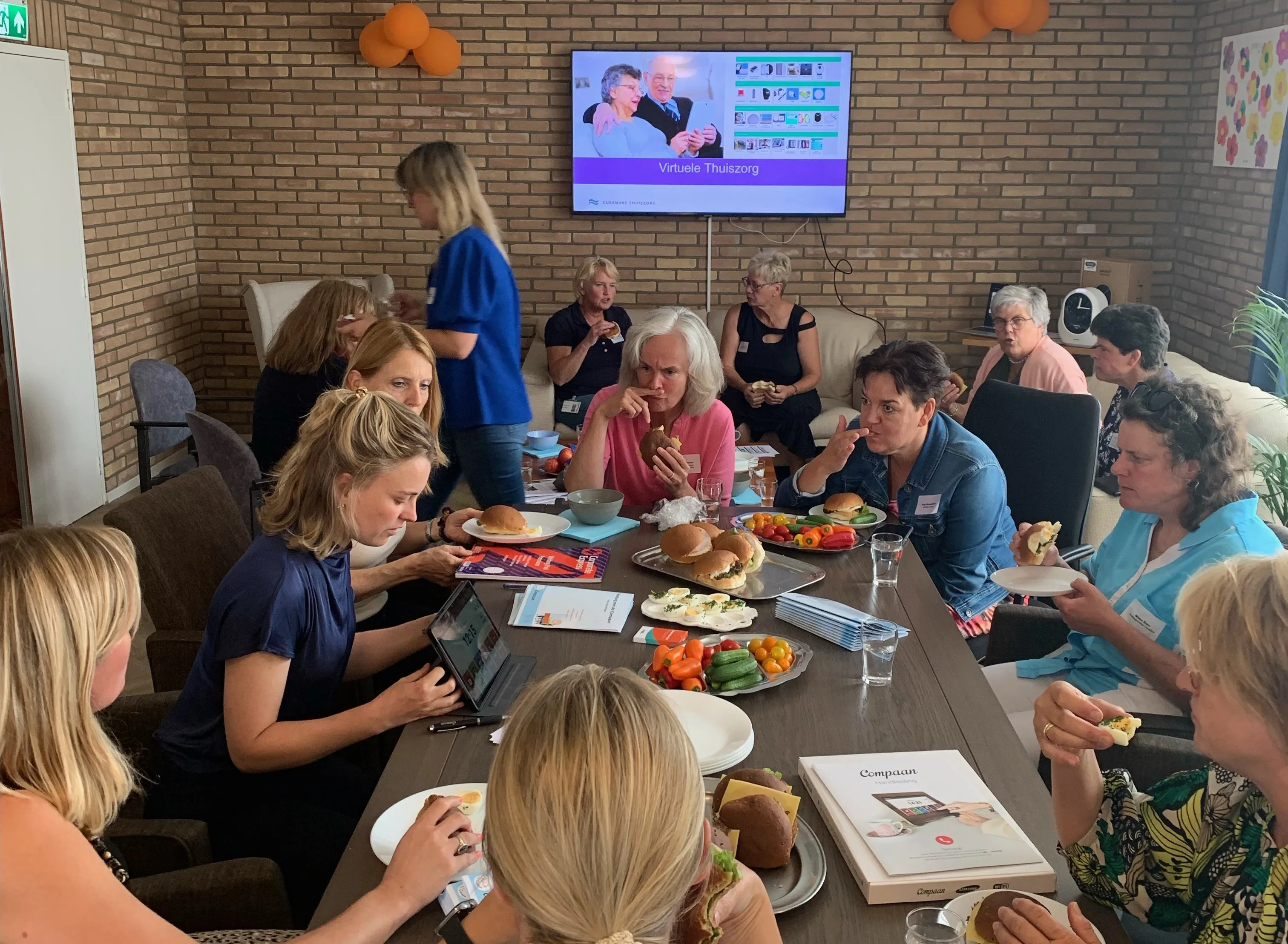 klep lunch achthuizen joy van etten presenteert de compaan tablet