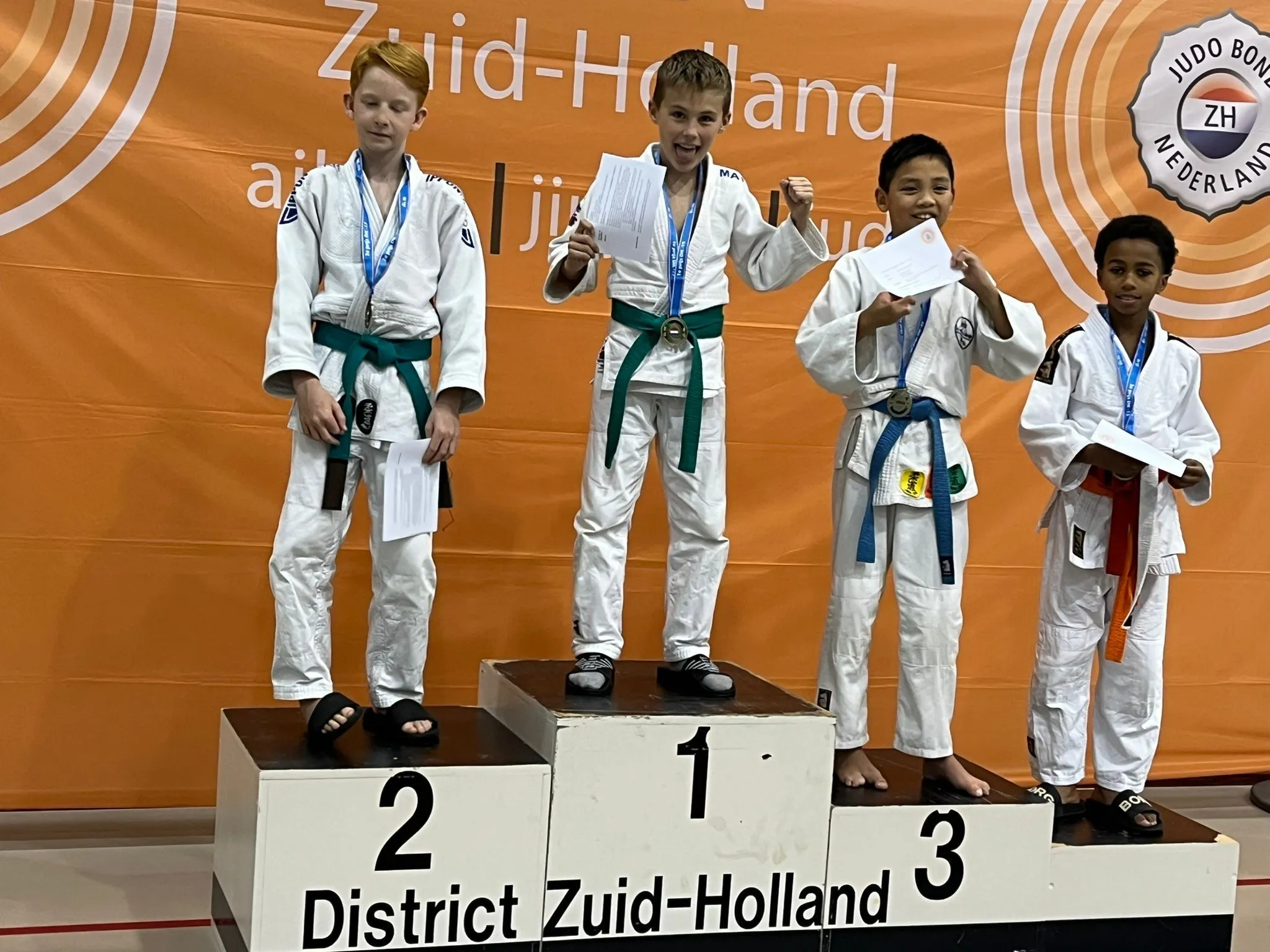 Bas van der Waart Districtskampioen Judo!
