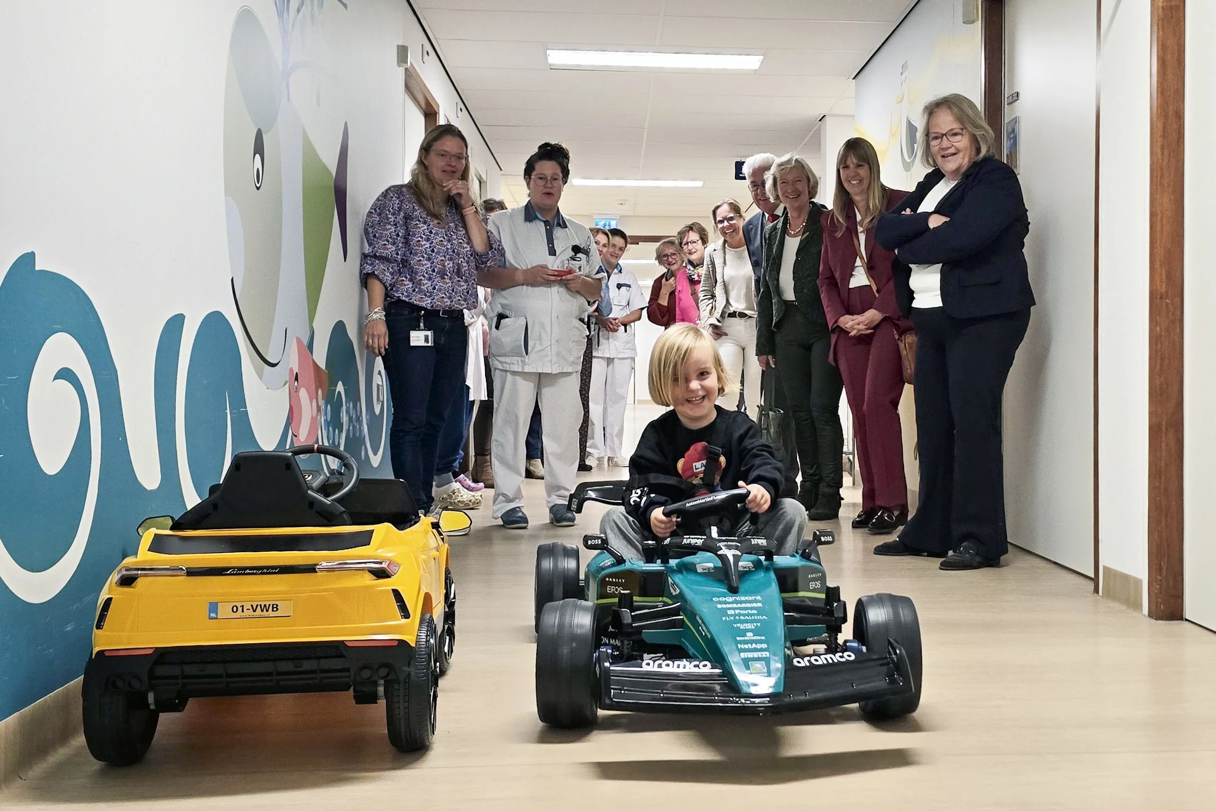 Kinderafdeling ziekenhuis verrast door Lions Club