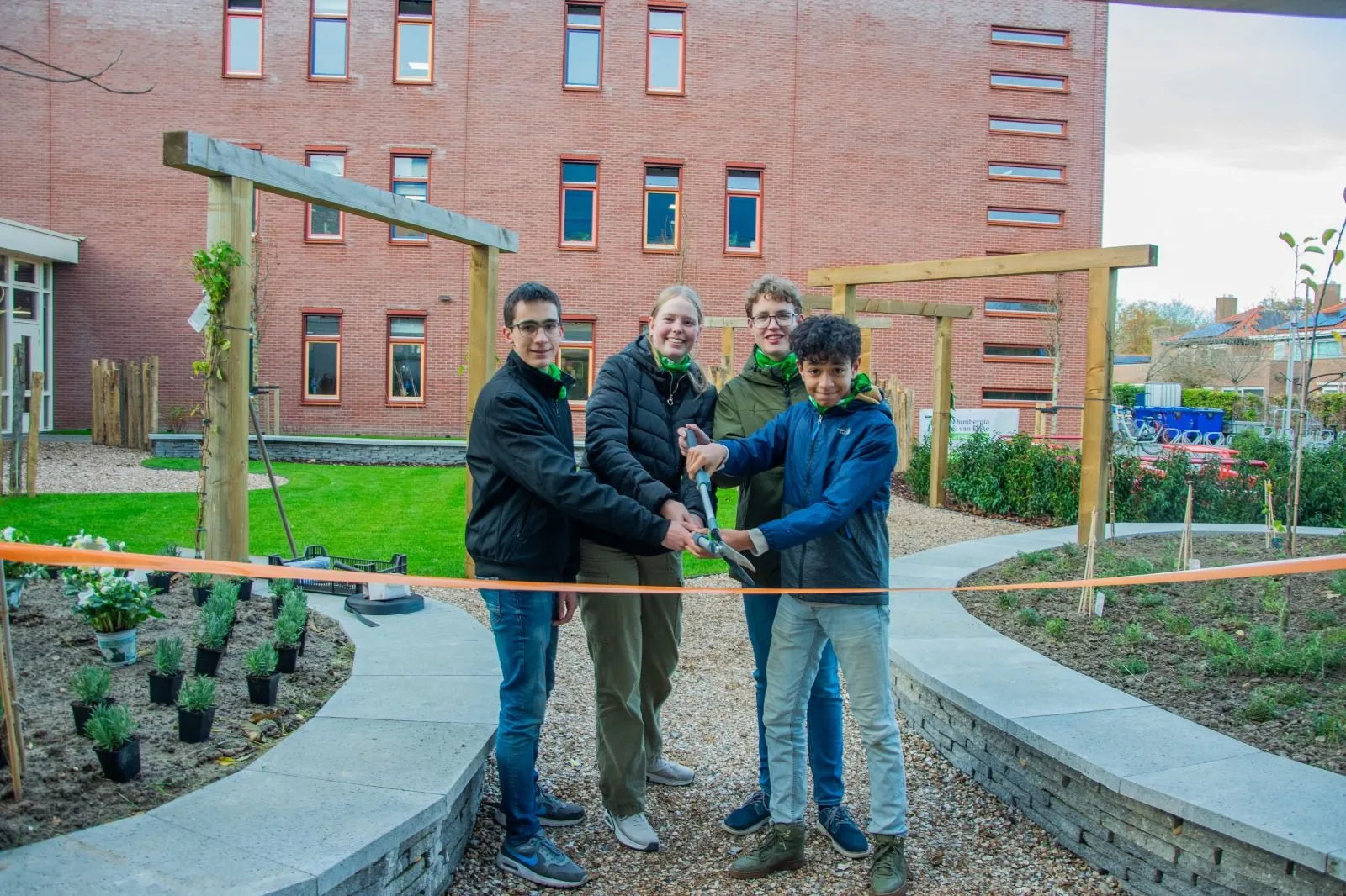 RGO College opent klimaatvriendelijk schoolplein