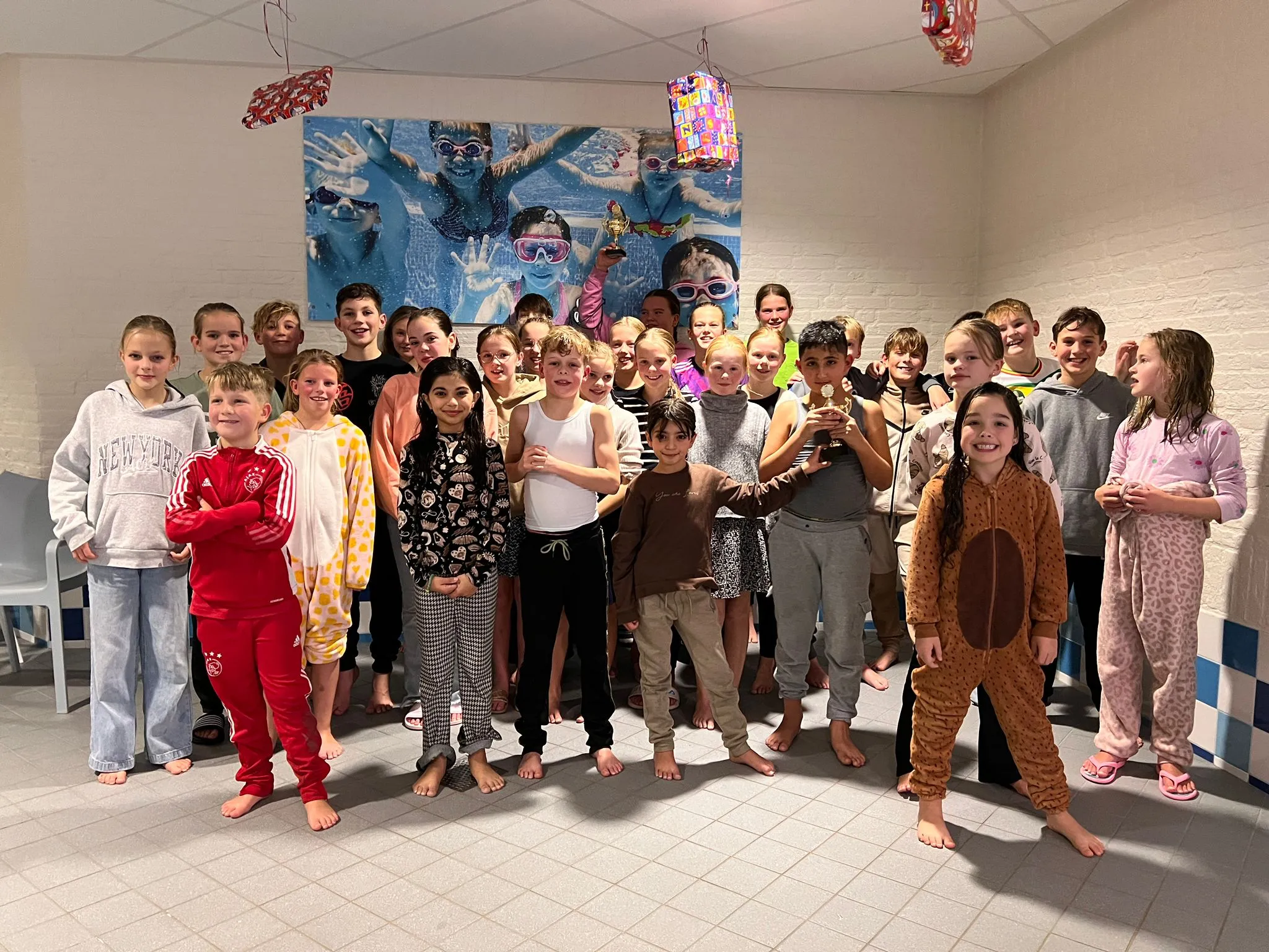 Spetterend schoolzwemkampioenschap bij ZC de Schotejil