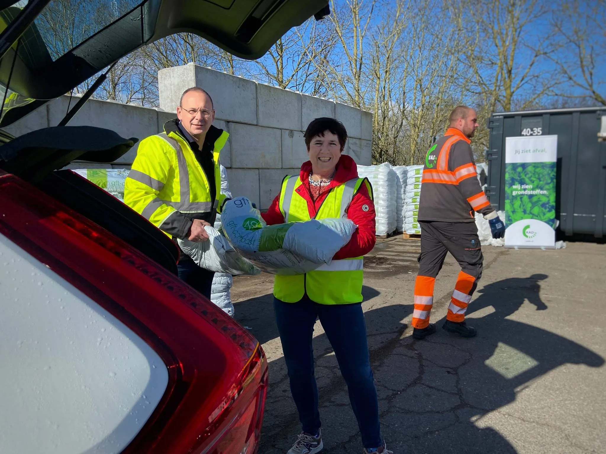 Inwoners enthousiast over gratis compost