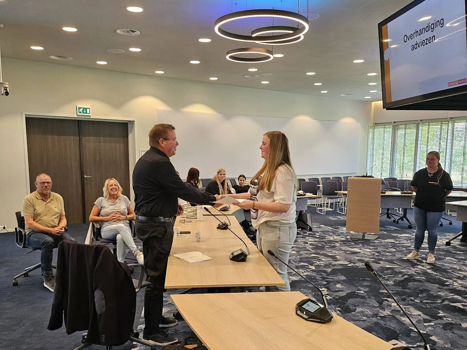 overhandiging plannen speaking minds