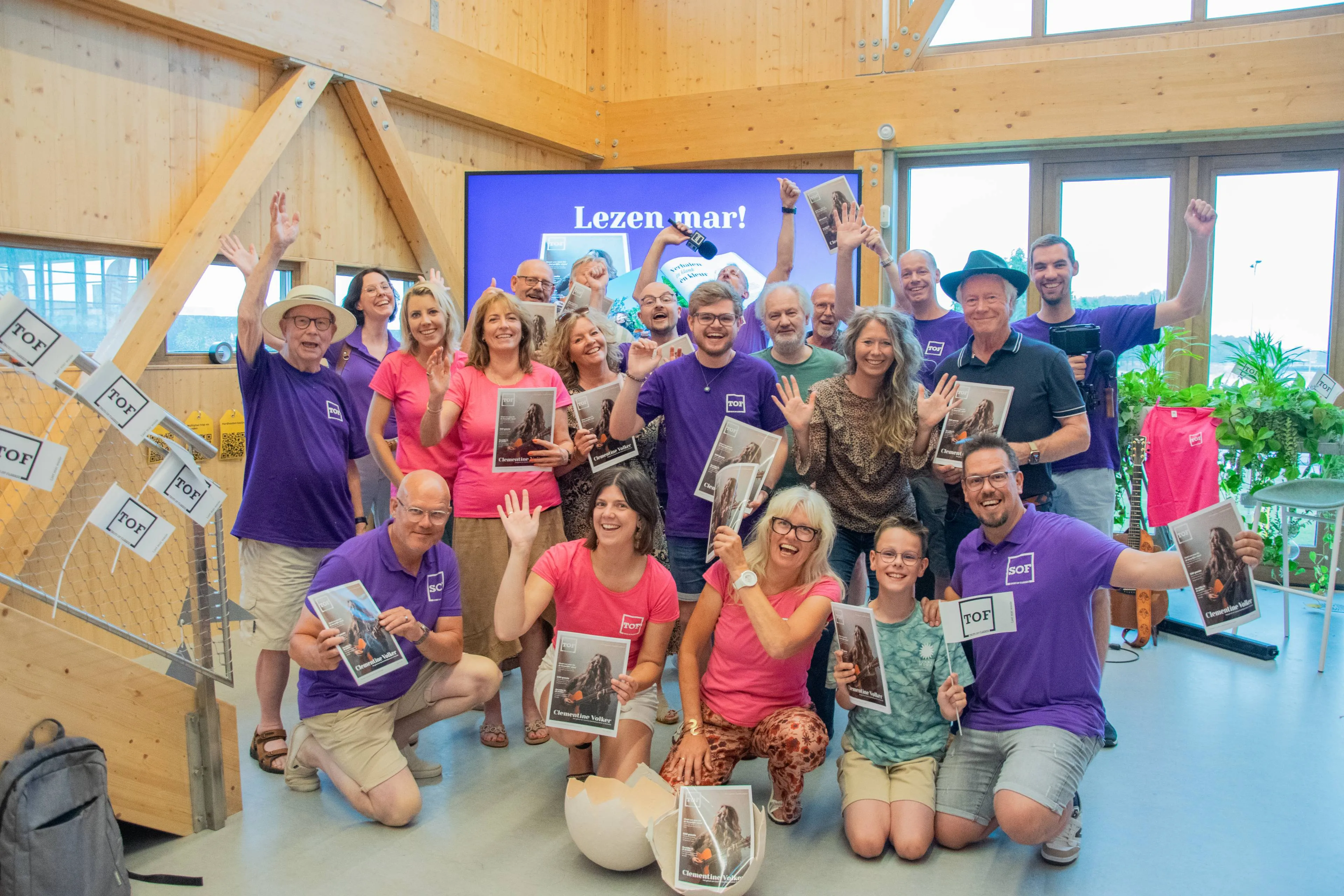 TOF Magazine twoalf komt per postduif