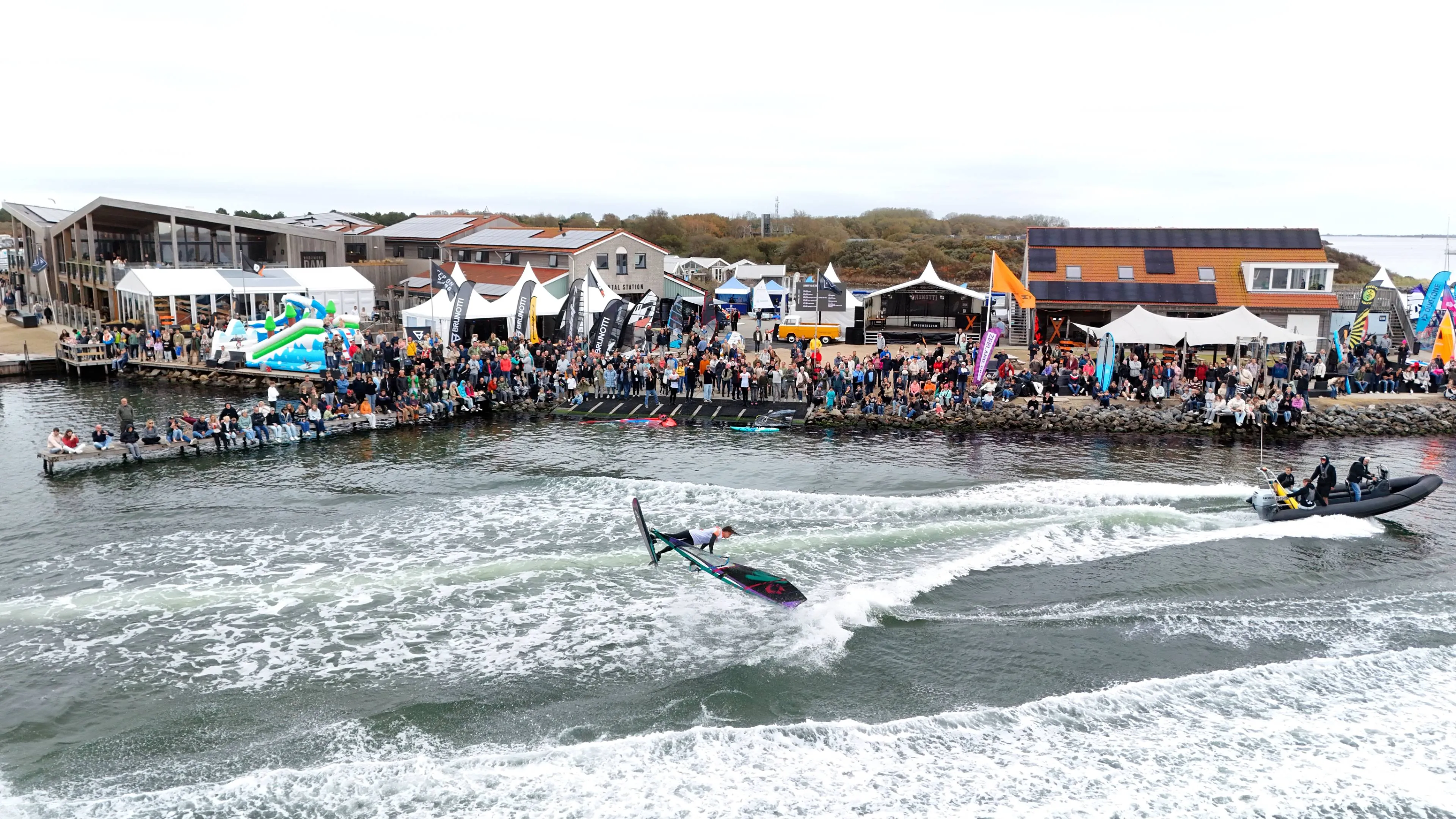 DAM-X 2025: Wind of geen wind, de community kwam samen