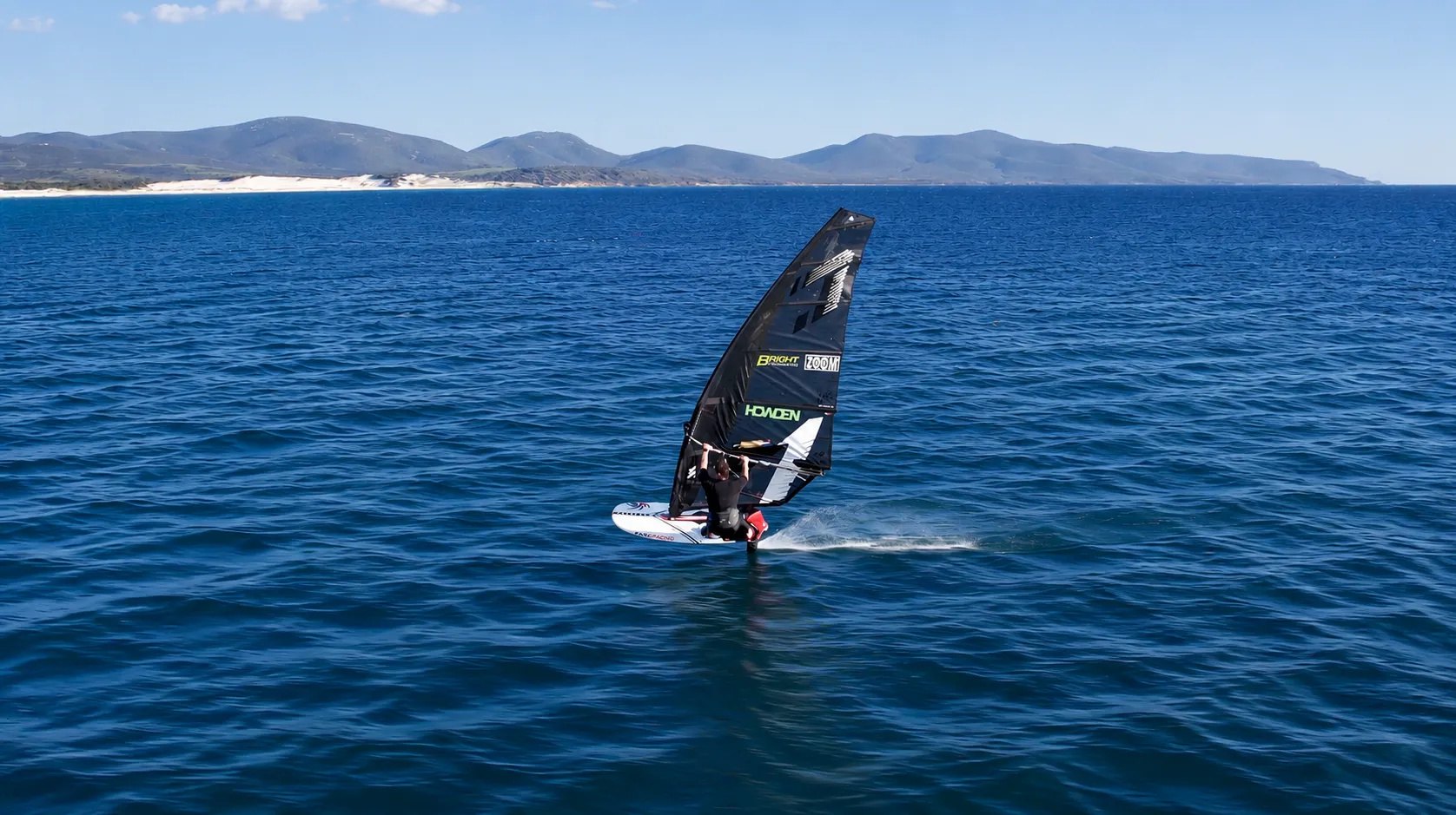 Bob van de Burgt waagt wereldrecord windsurfen bij Brouwersdam voor Spieren voor Spieren