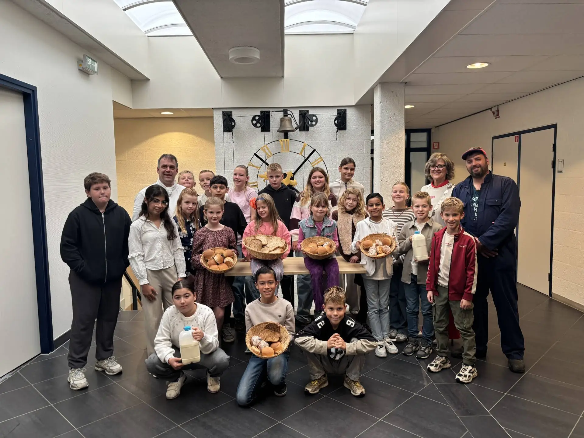 Leerlingen De Pannebakker ontbijten met burgemeester