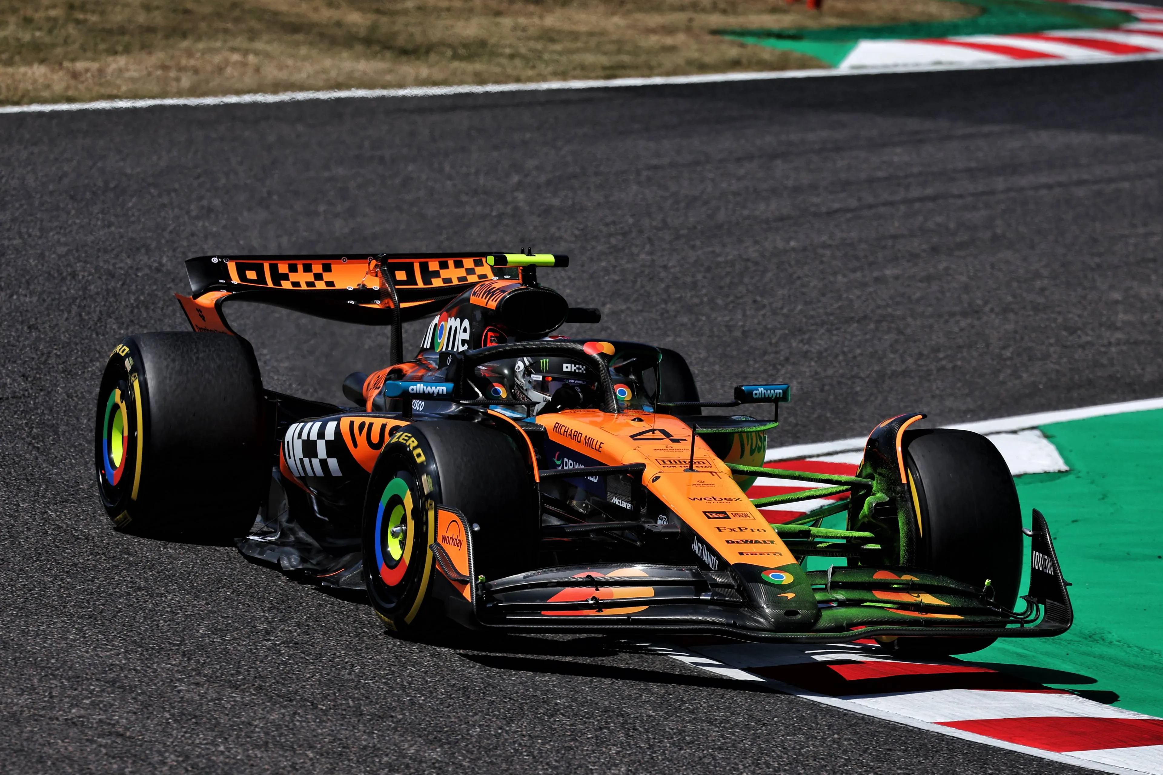 F1 LIVE | Qualifying for the Japanese GP: Will Ferrari and Mercedes beat McLaren?