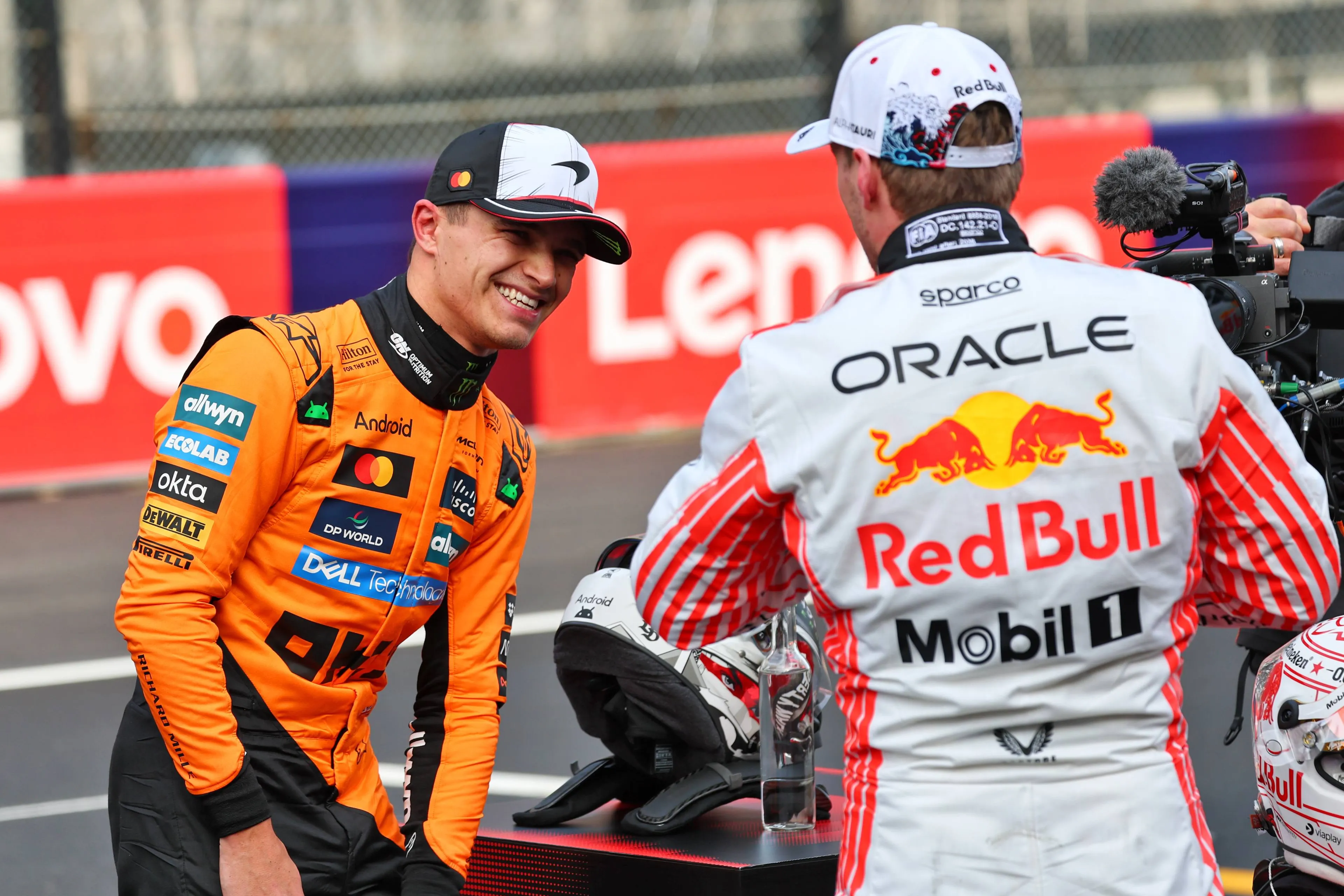 Norris erkent waanzinnige prestatie Verstappen: 'Petje af'