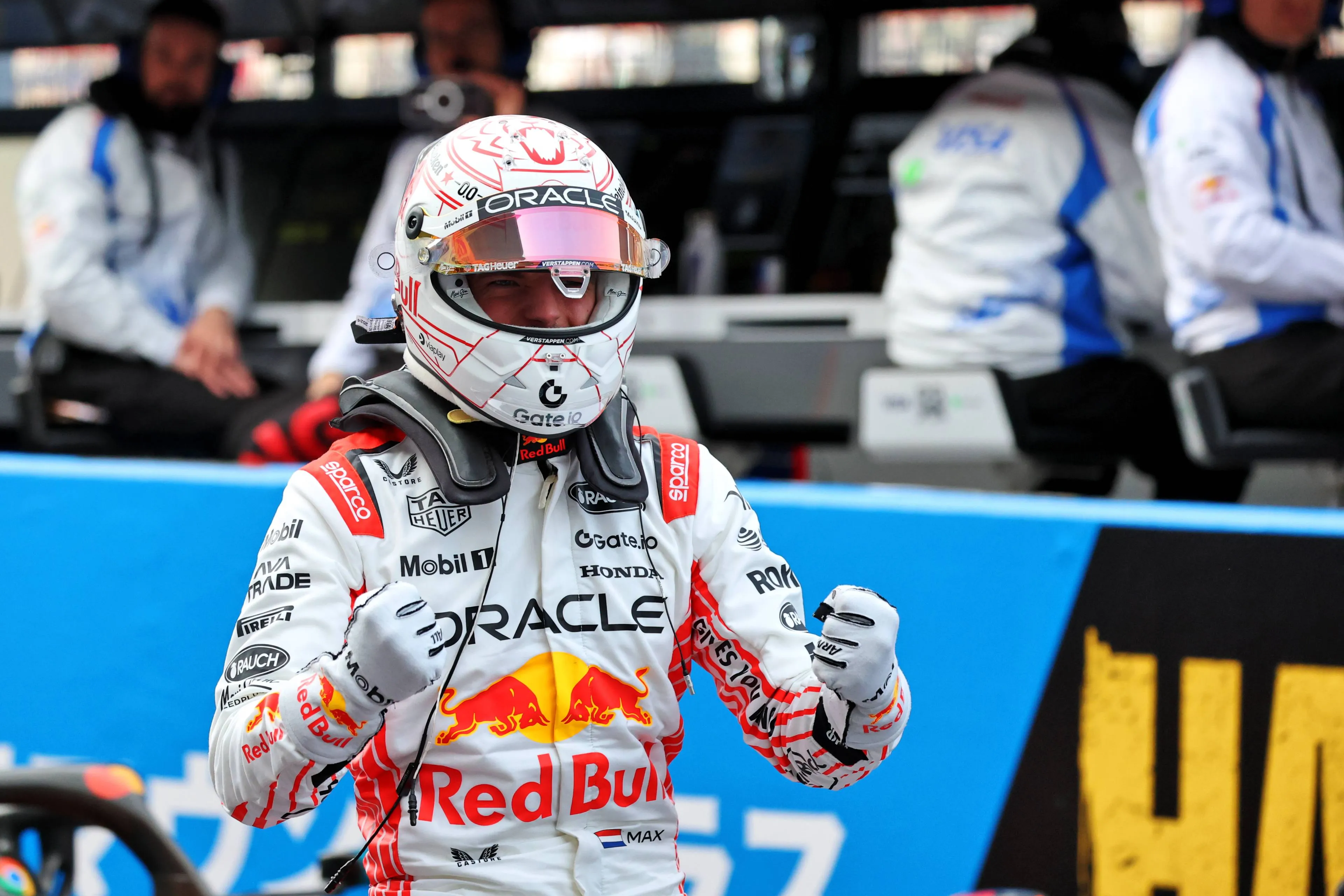 Norris e Piastri impotenti davanti a Verstappen! L'olandese vince a Suzuka!