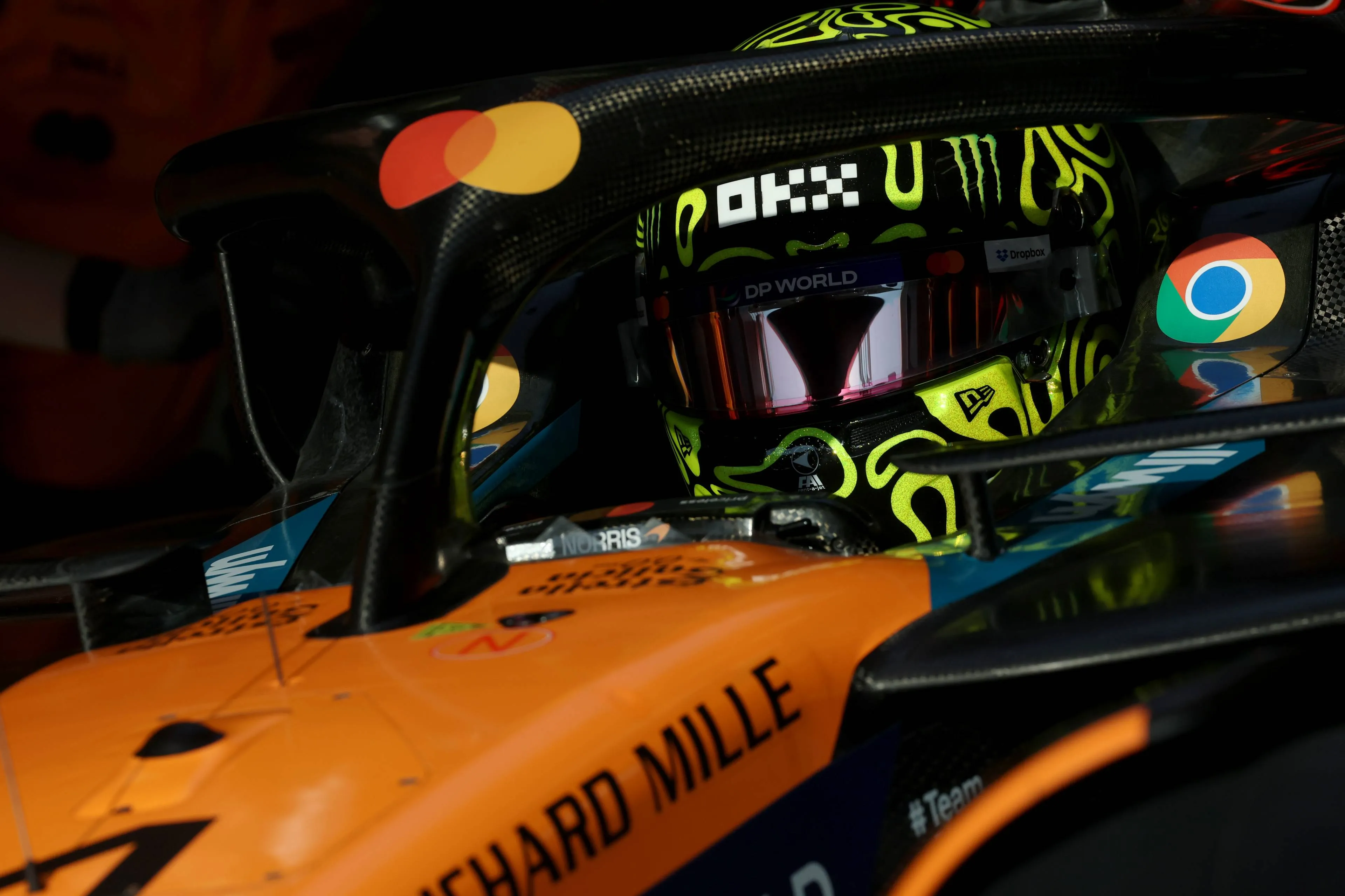 Verstappen segnala Norris per infrazione iniziale: i commissari penalizzano il britannico!