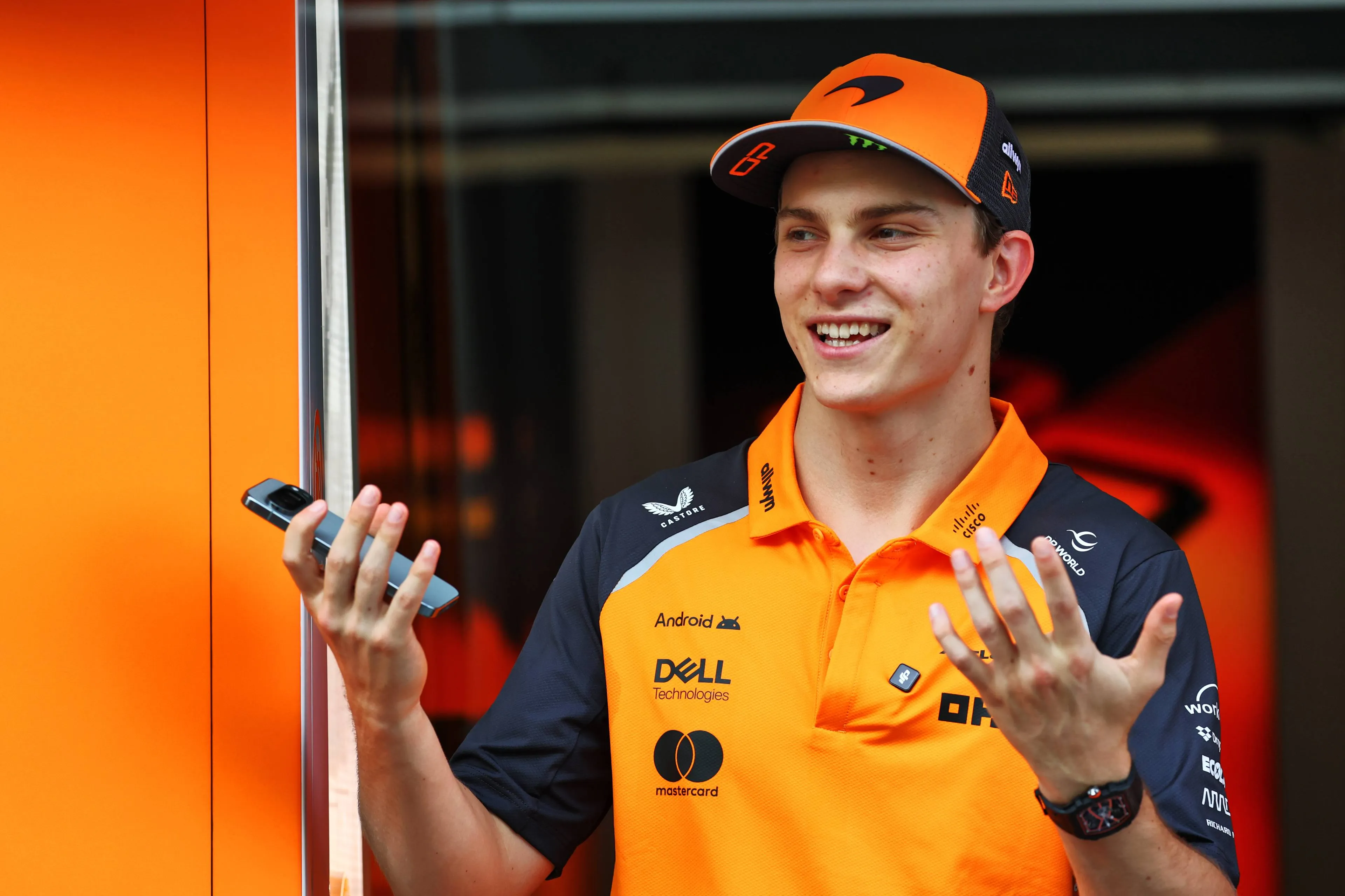 Piastri doet beroep op McLaren: 'Norris en ik verdienen gelijke kansen'
