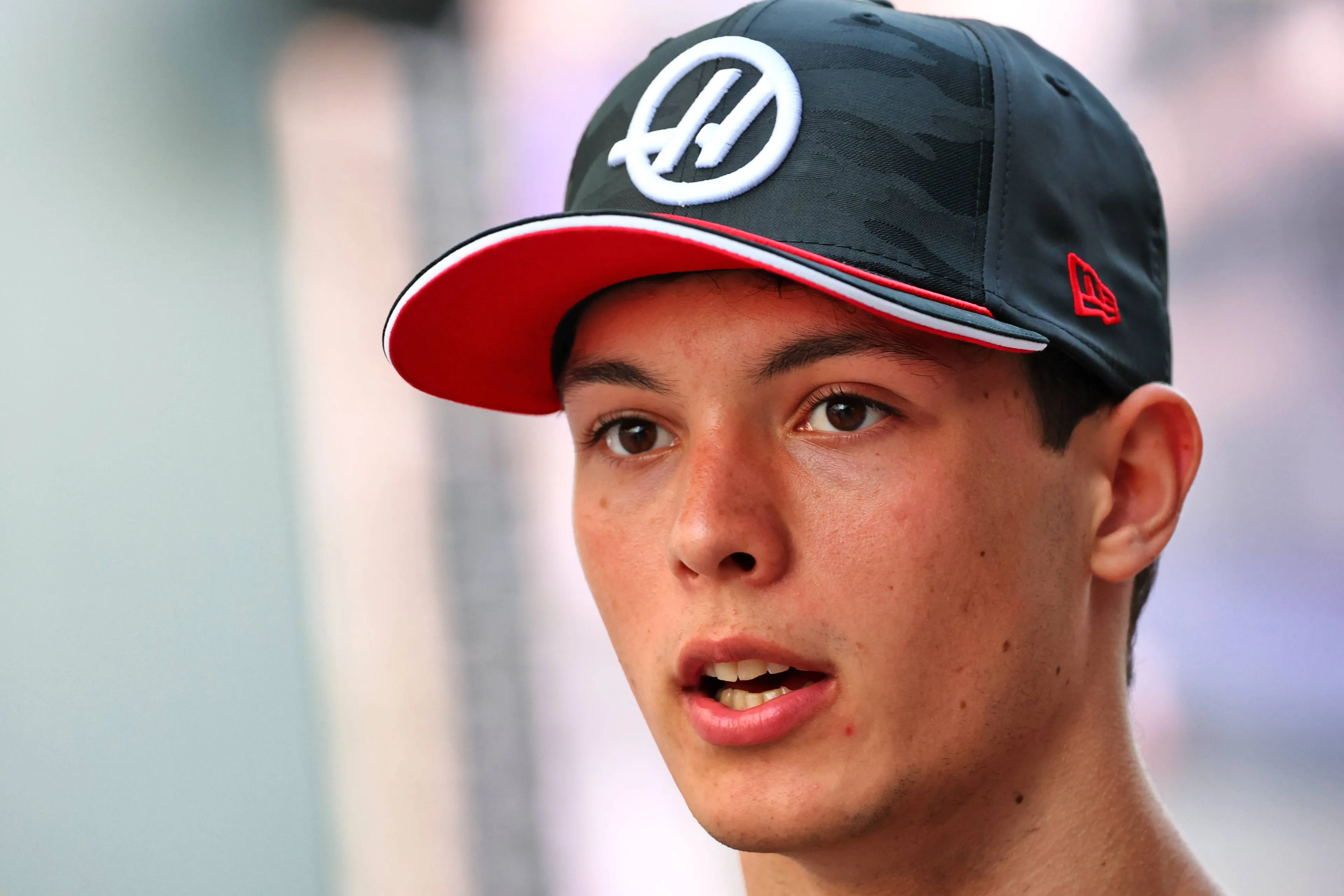 bearman-out-qualifying-baku.jpg
