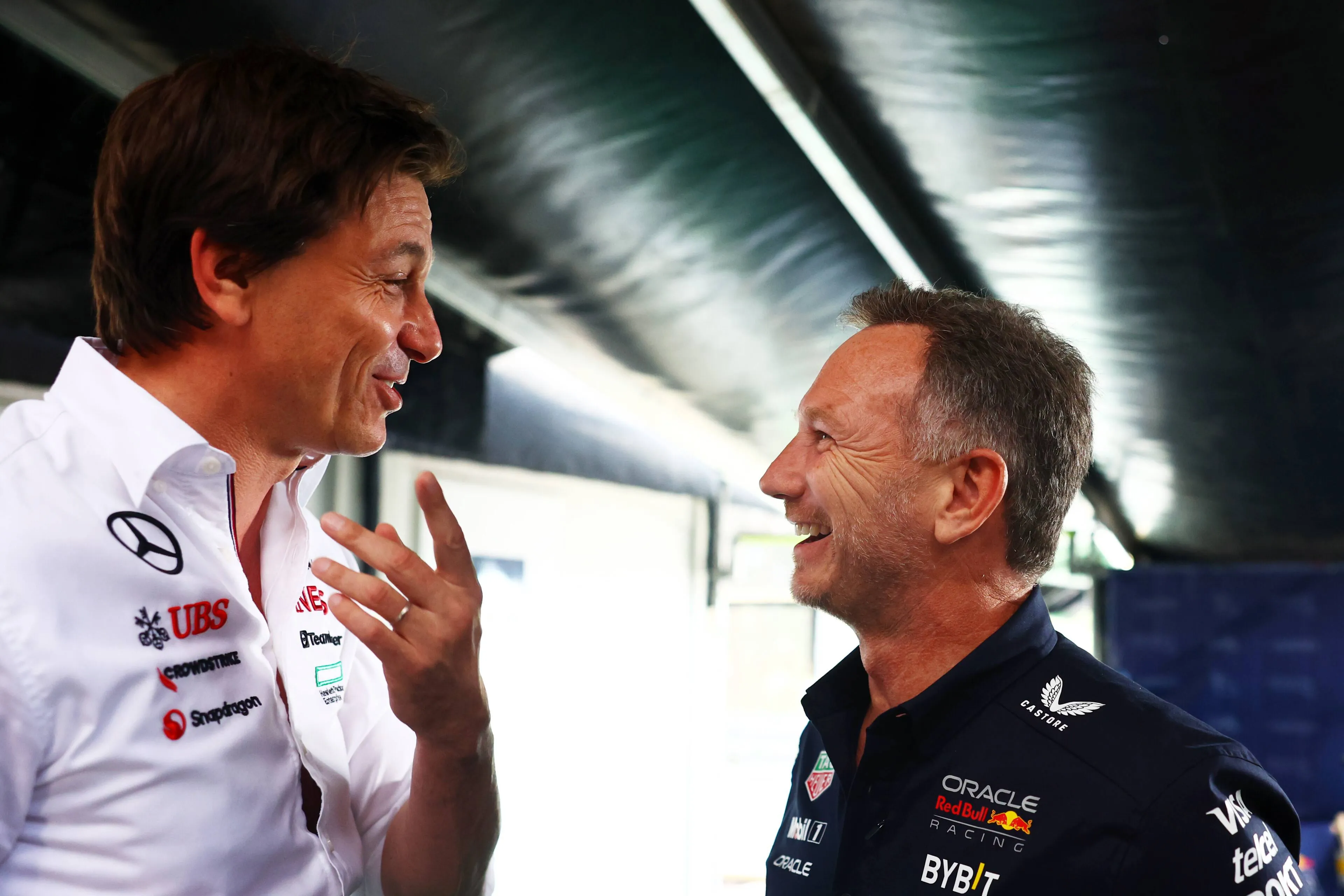Wolff zet na actie Verstappen grote vraagtekens bij inschattingsvermogen van Red Bull