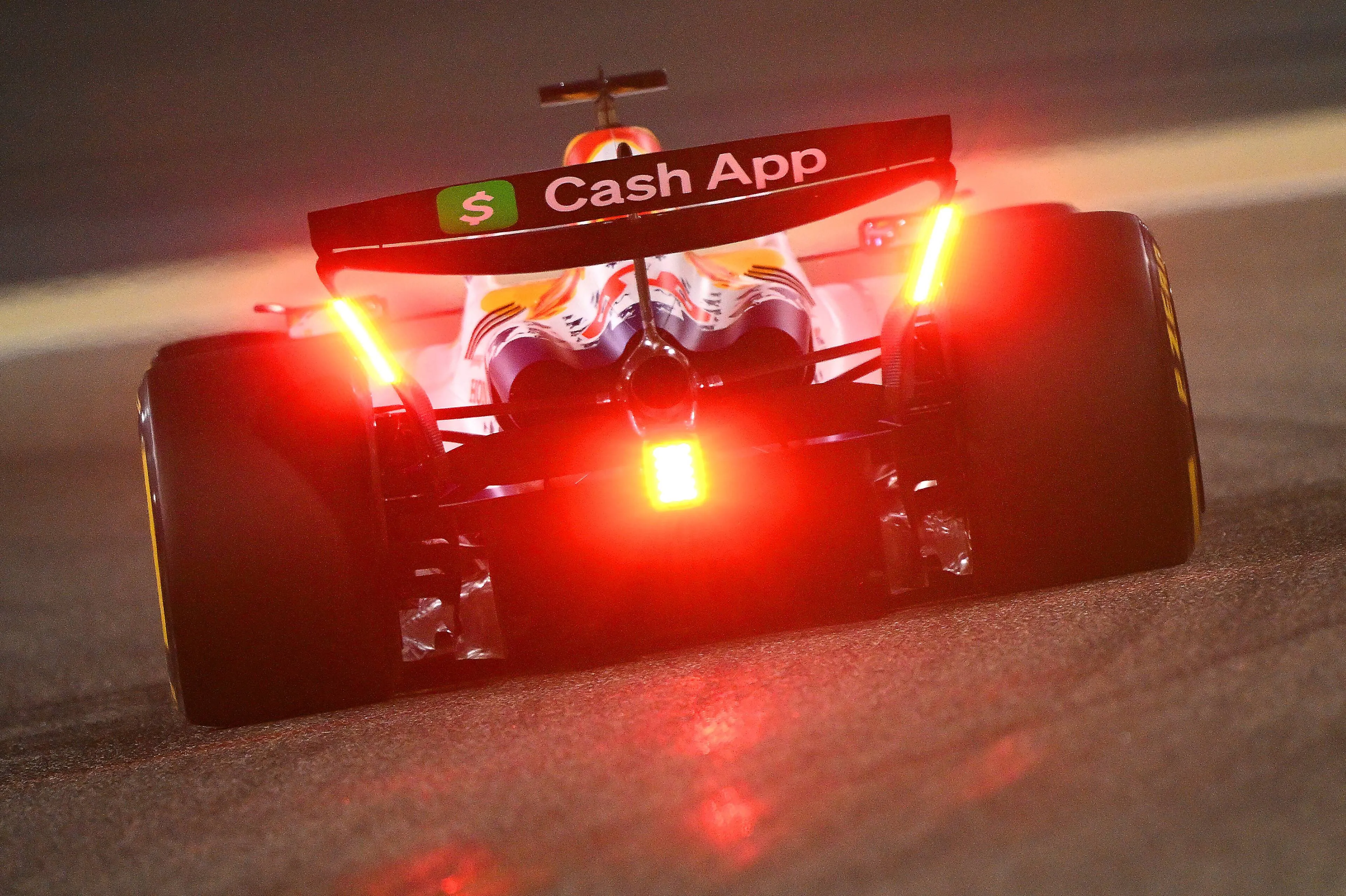 Elogi per il rookie: "Come Verstappen con Hamilton".