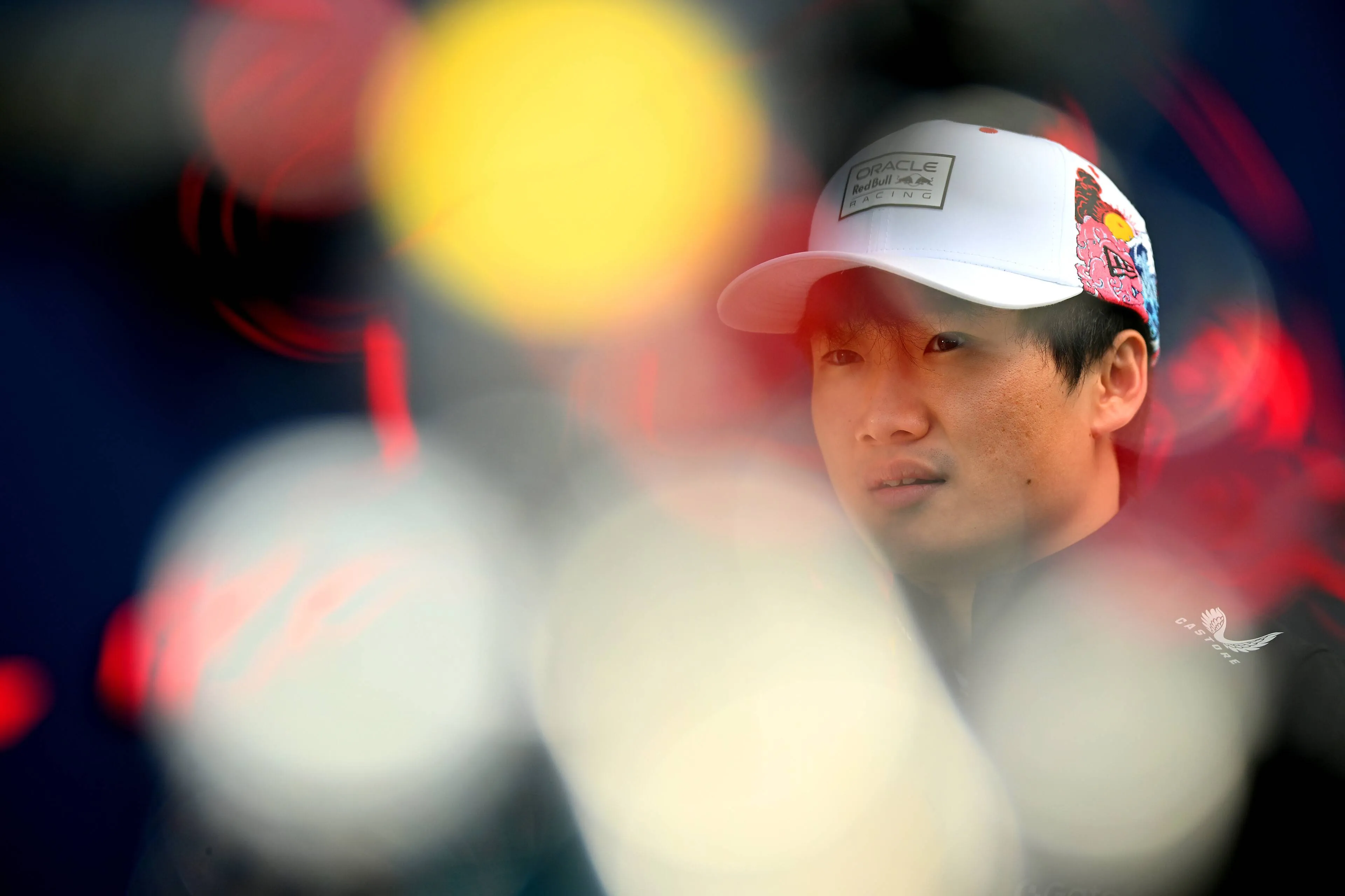 Chaos bij Red Bull wordt alleen maar groter: Tsunoda wantrouwt Verstappen en waar is Marko?