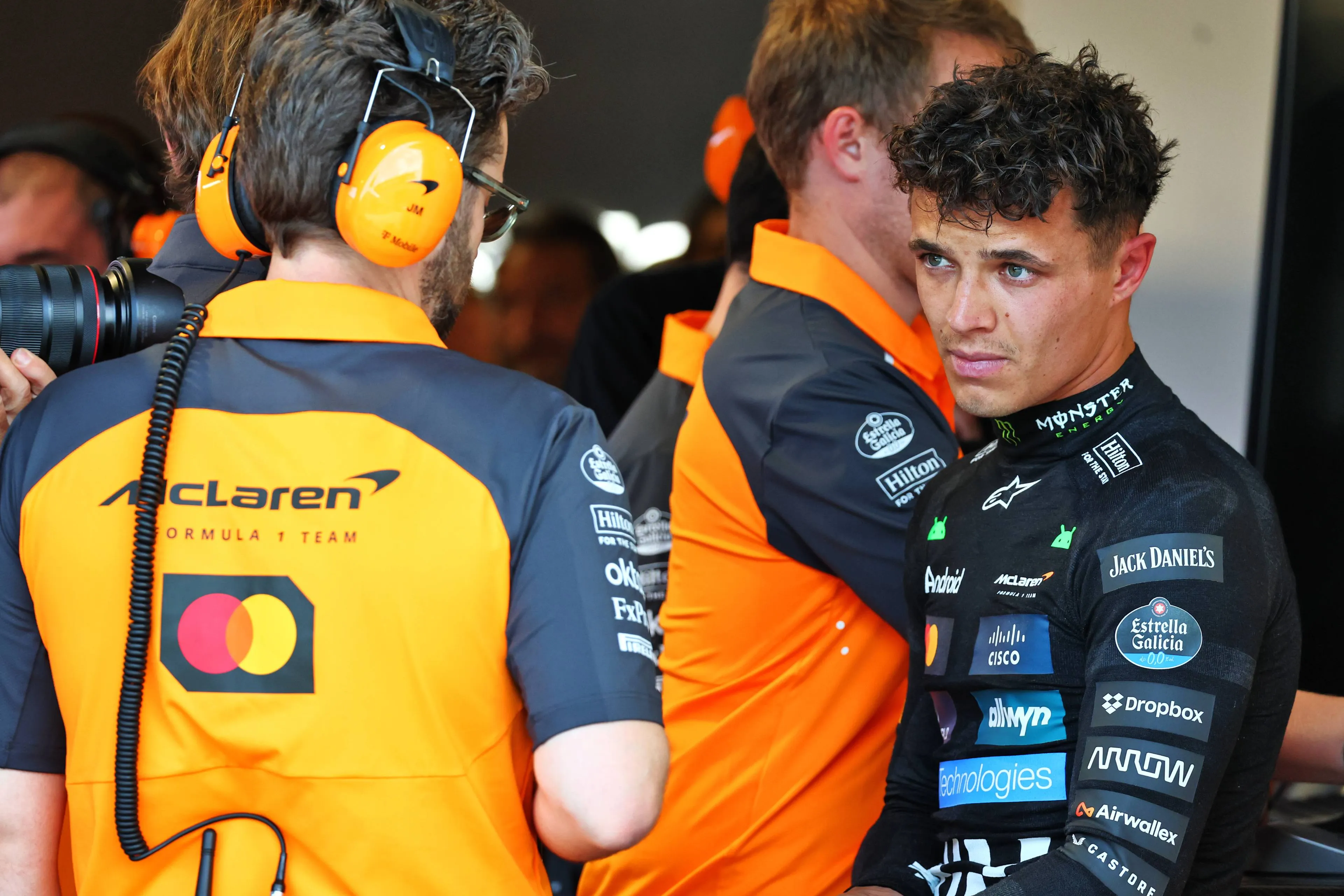 Stewards vellen oordeel over bizar voorval met Norris in Miami