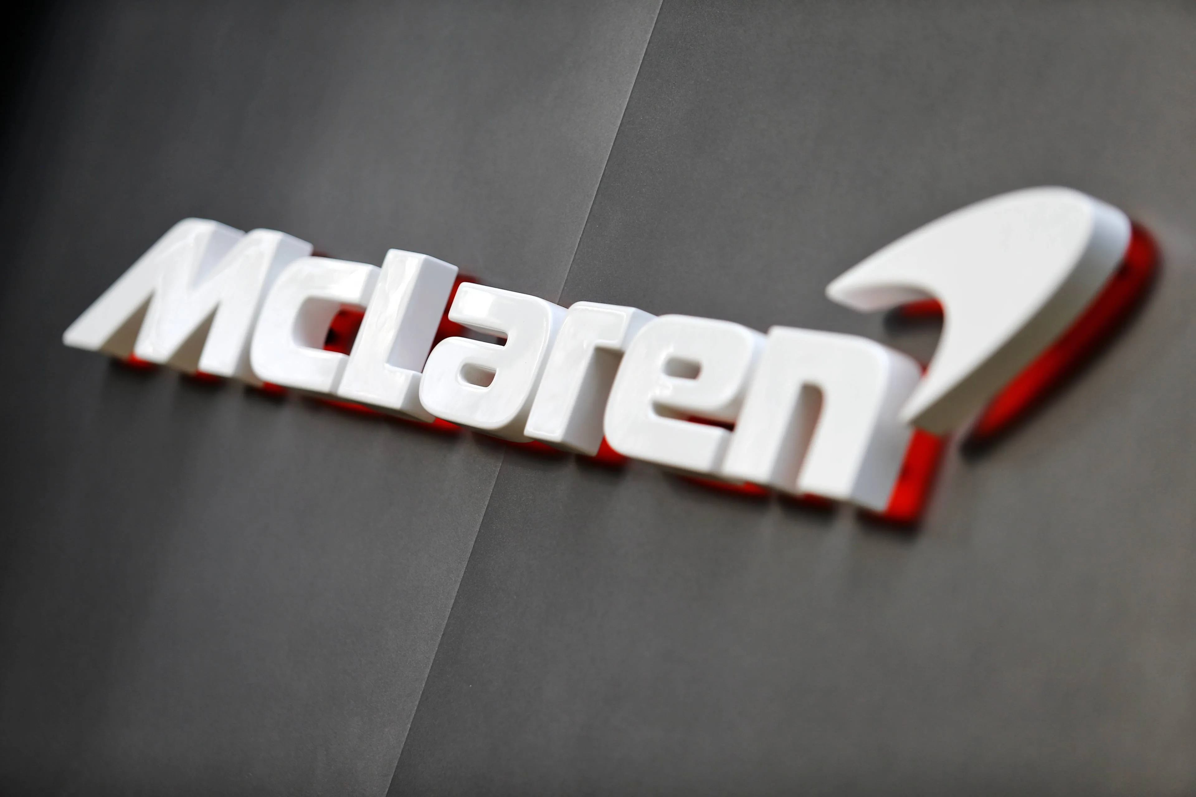 mclaren logo