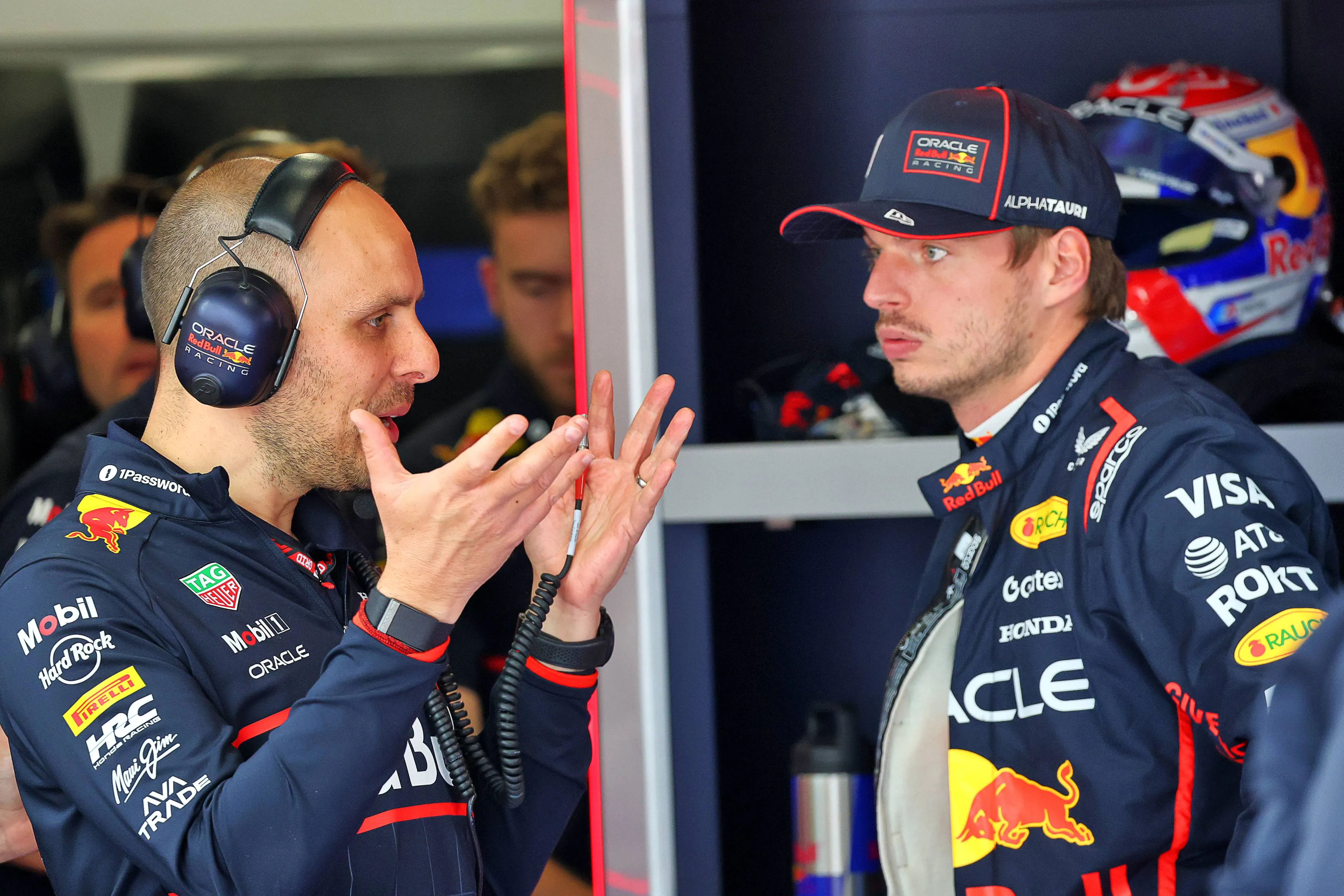 max verstappen in gesprek met gianpiero lambiase