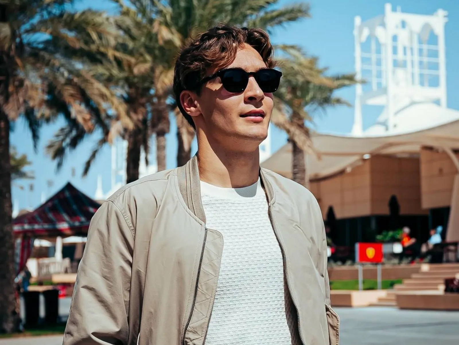 standard.1dc69b5a.george_russel_wearing_tommy_hilfiger_bahrain_f1_gp_2024