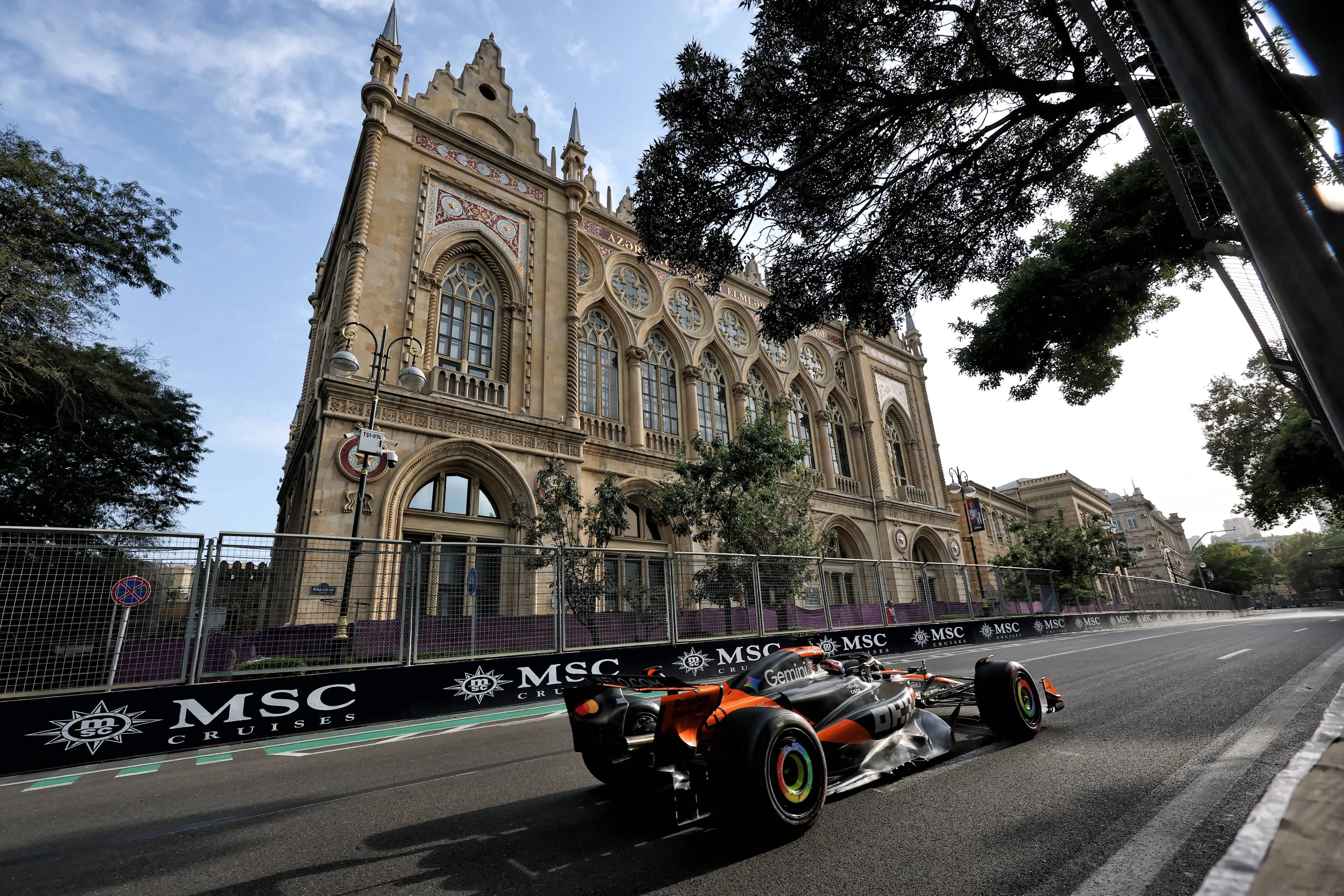 oscar piastri baku f1