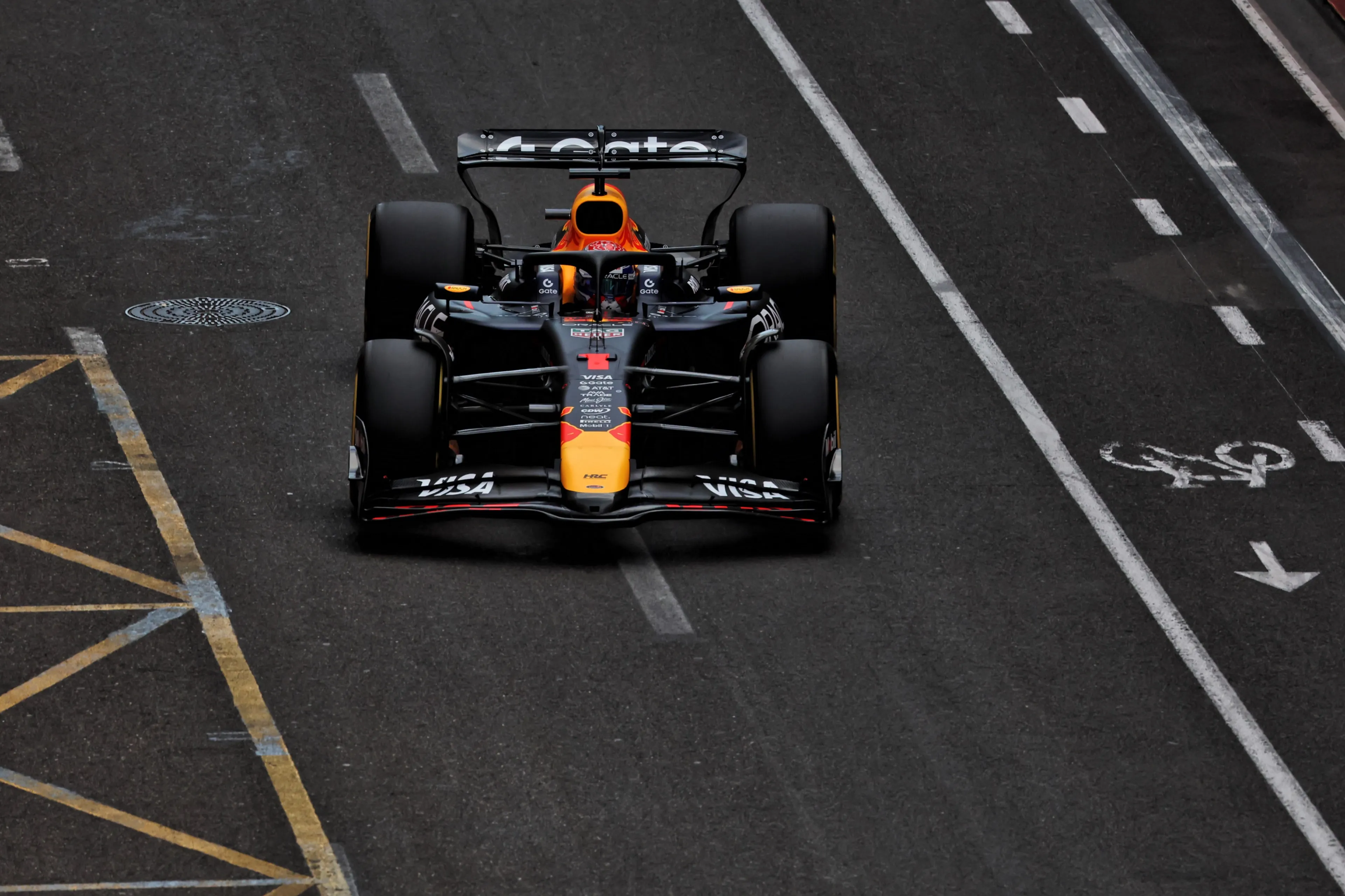 max-verstappen-baku-rb21.jpg