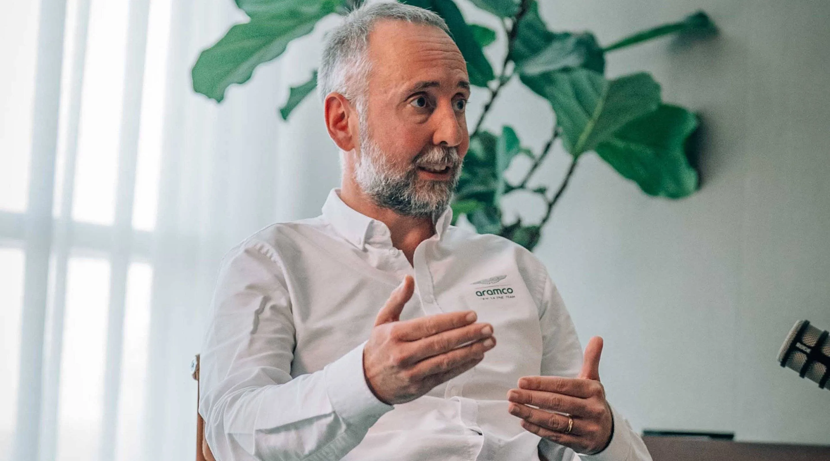 Chief Technical Officer Enrico Cardile speaking to Aston Martin- Photo: Aston Martin F1