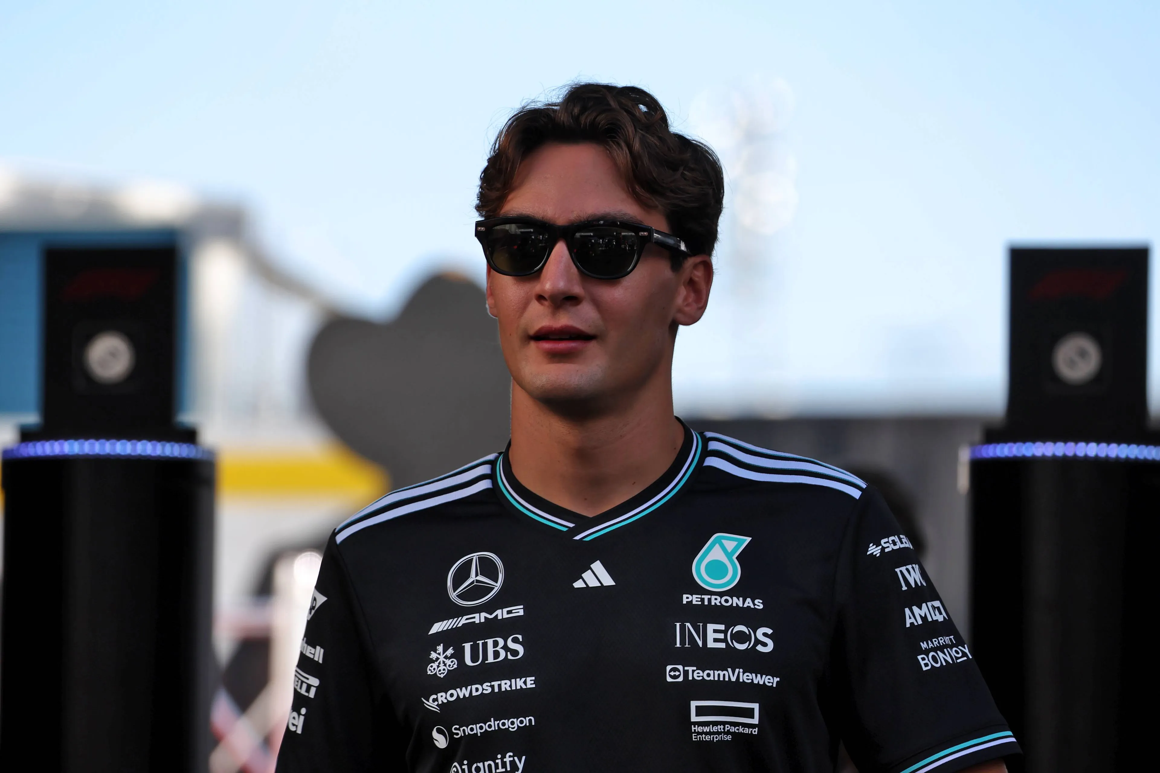 Russell greift Verstappens Fahrweise an: ,,ein verf*****er Witz"