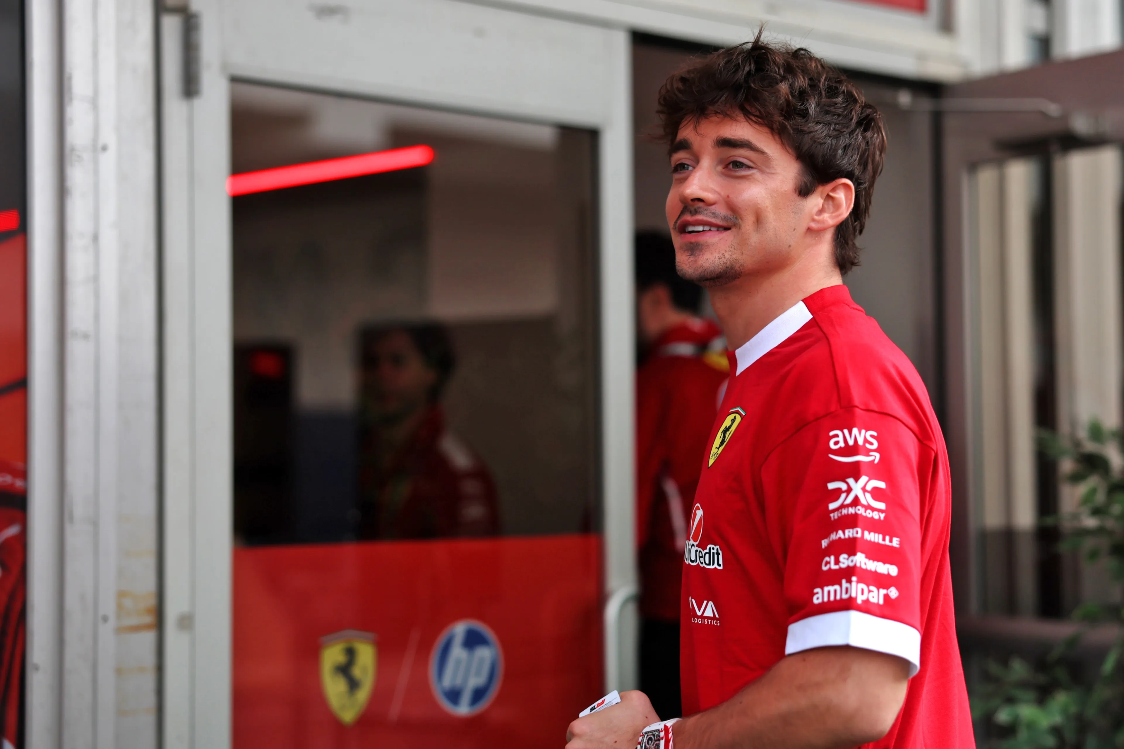 Leclerc takes clear stance on fresh Horner-to-Ferrari rumours
