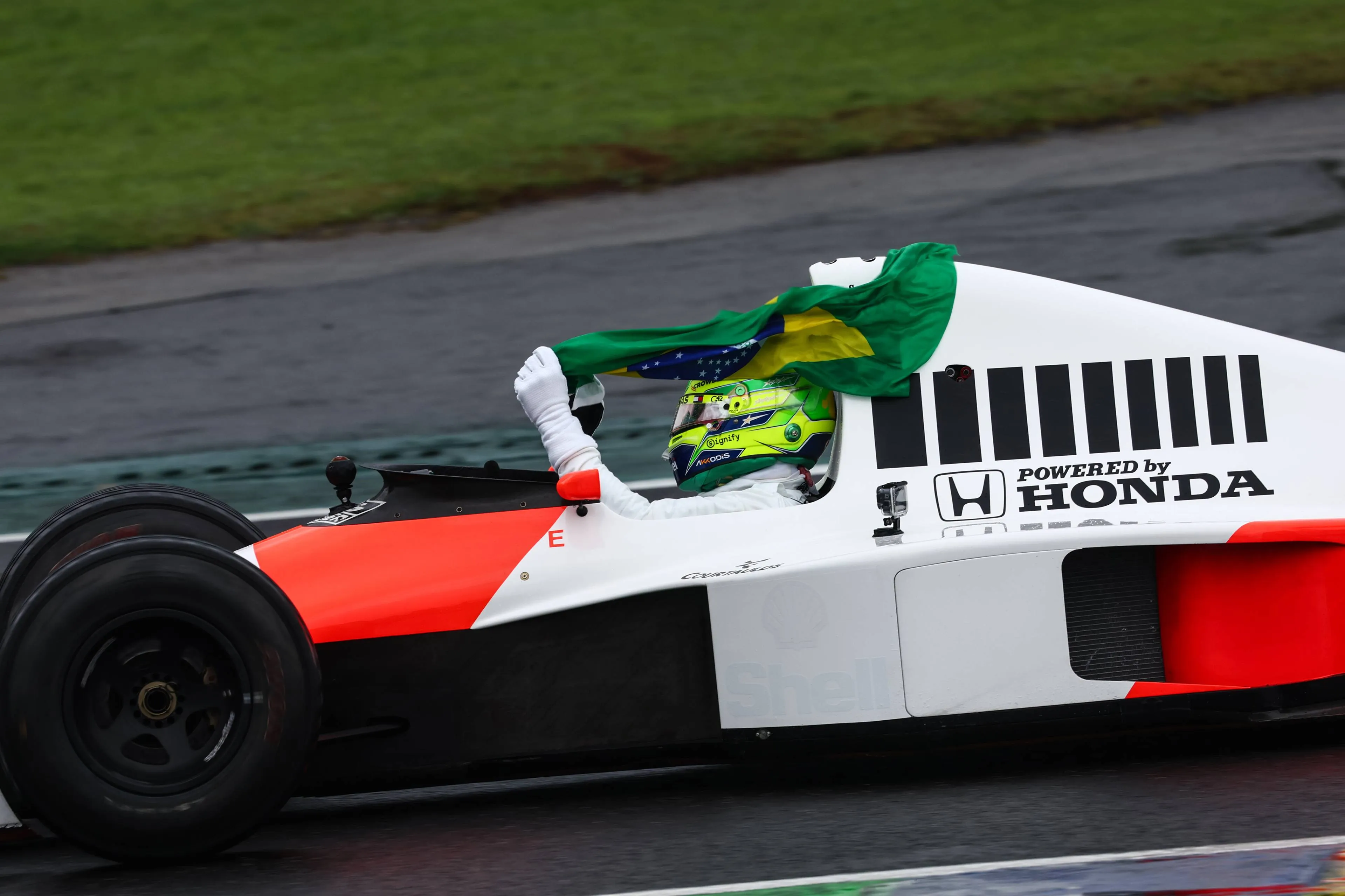 Legendärer McLaren-Honda-F1-Bolide von Ayrton Senna kommt bei einer spektakulären Auktion unter den Hammer.