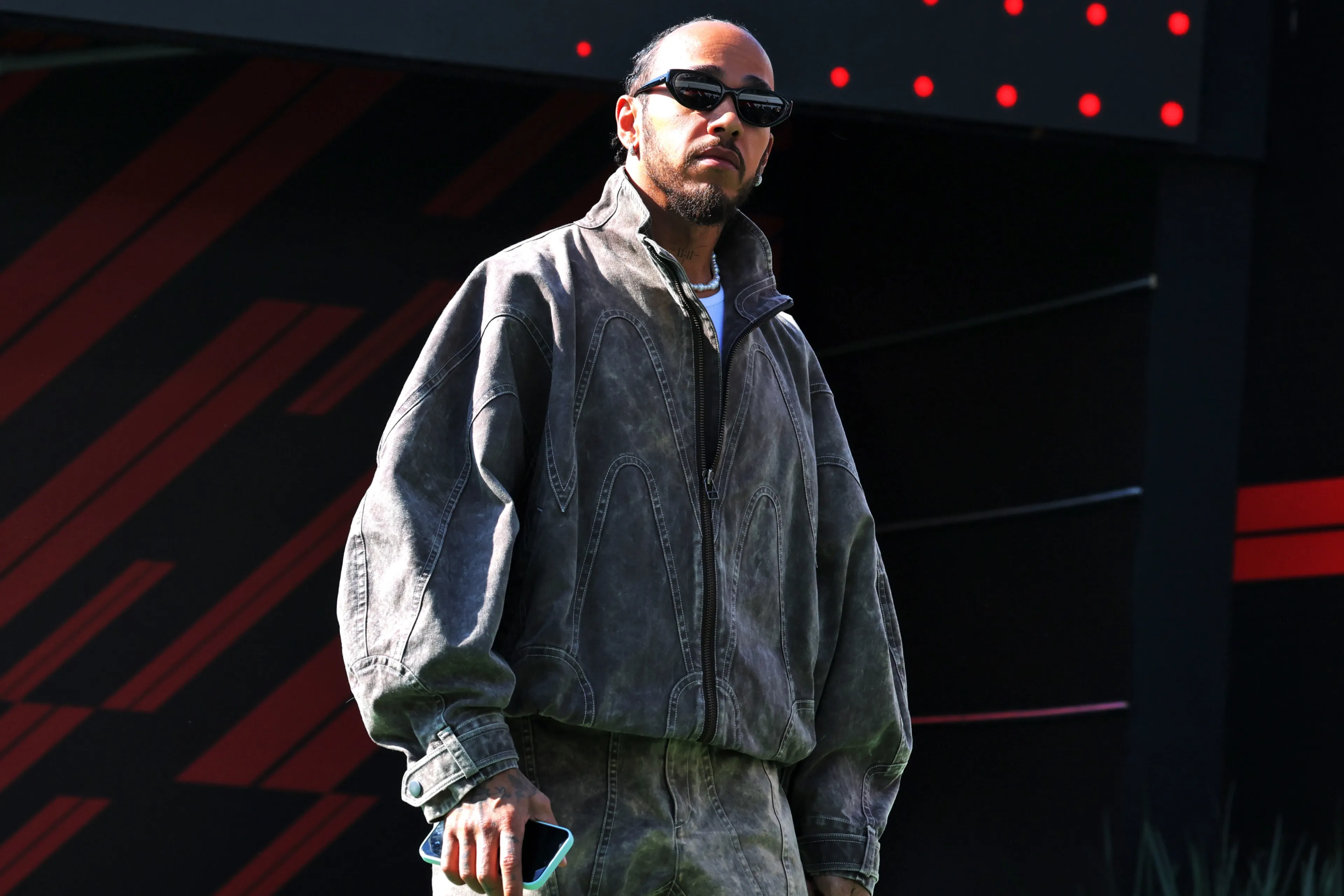 hamilton-mexico-paddock