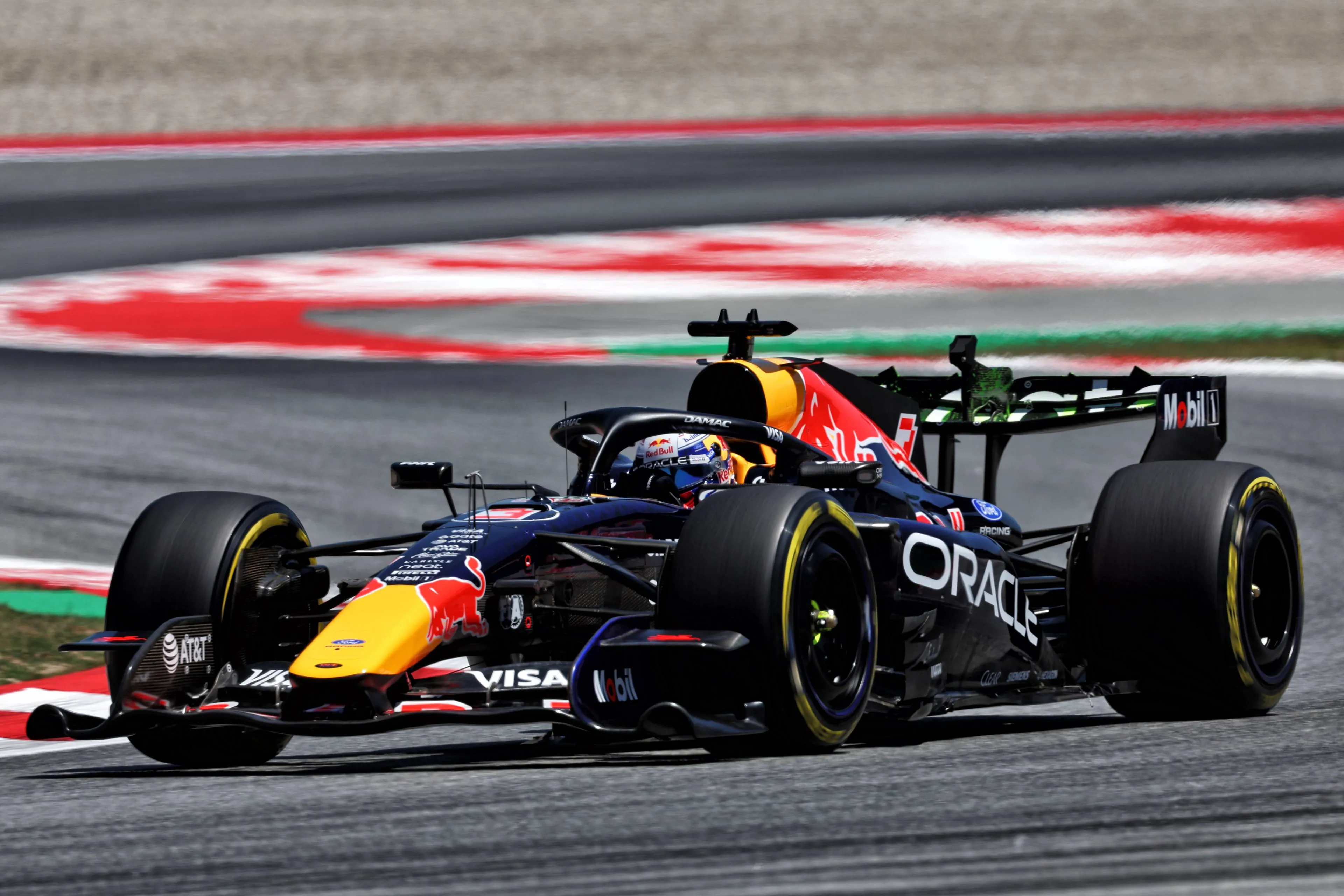 max-verstappen-tijdens-Vt1-gp-spanje