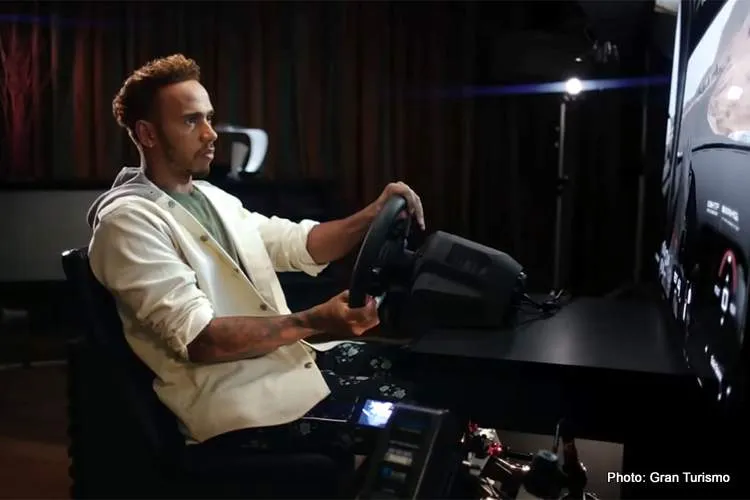 1 lewis hamilton playstation gran urismo