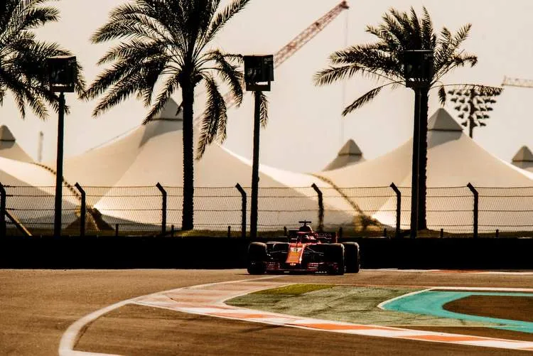 2018 abu dhabi test pirelli photos 27 nov 18 8 48 59 pm