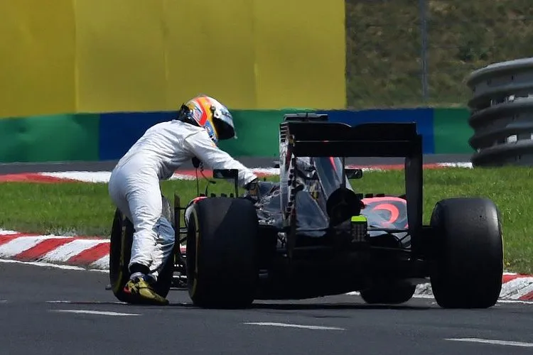 alonso push mclaren hungary