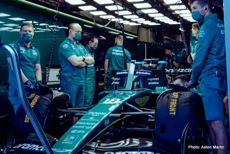 aston martin mechanics melbourne f1