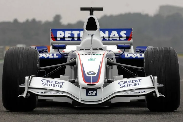bmw sauber f107 1 001