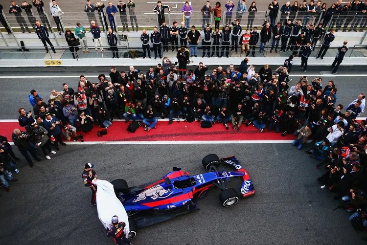 carlossainzf1wintertestingbarcelonapreviewslesz4k29cjmx