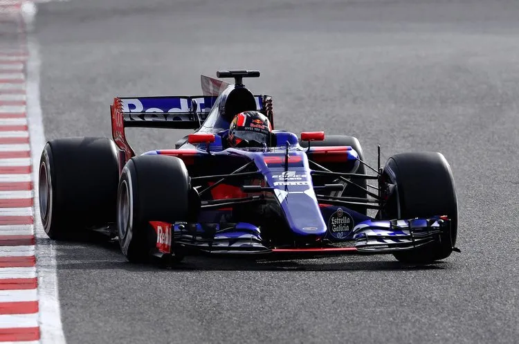 daniilkvyatf1wintertestingbarcelonaday9hcp15dnvbux