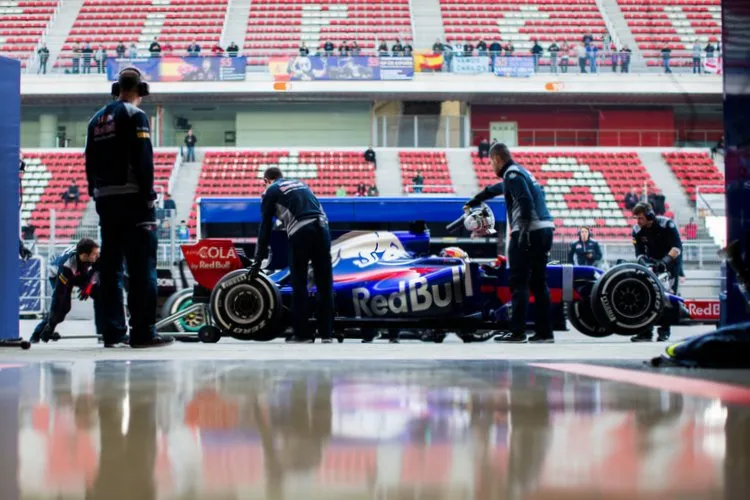 f1testingbarcelonadayone8f83ehwymgex
