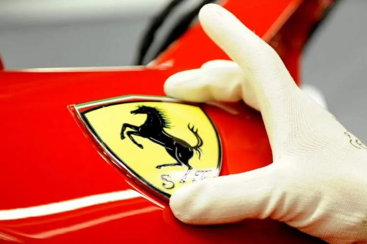 ferrari badge mechanic 001