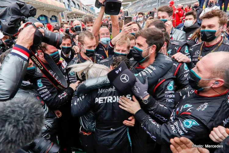hamilton wins